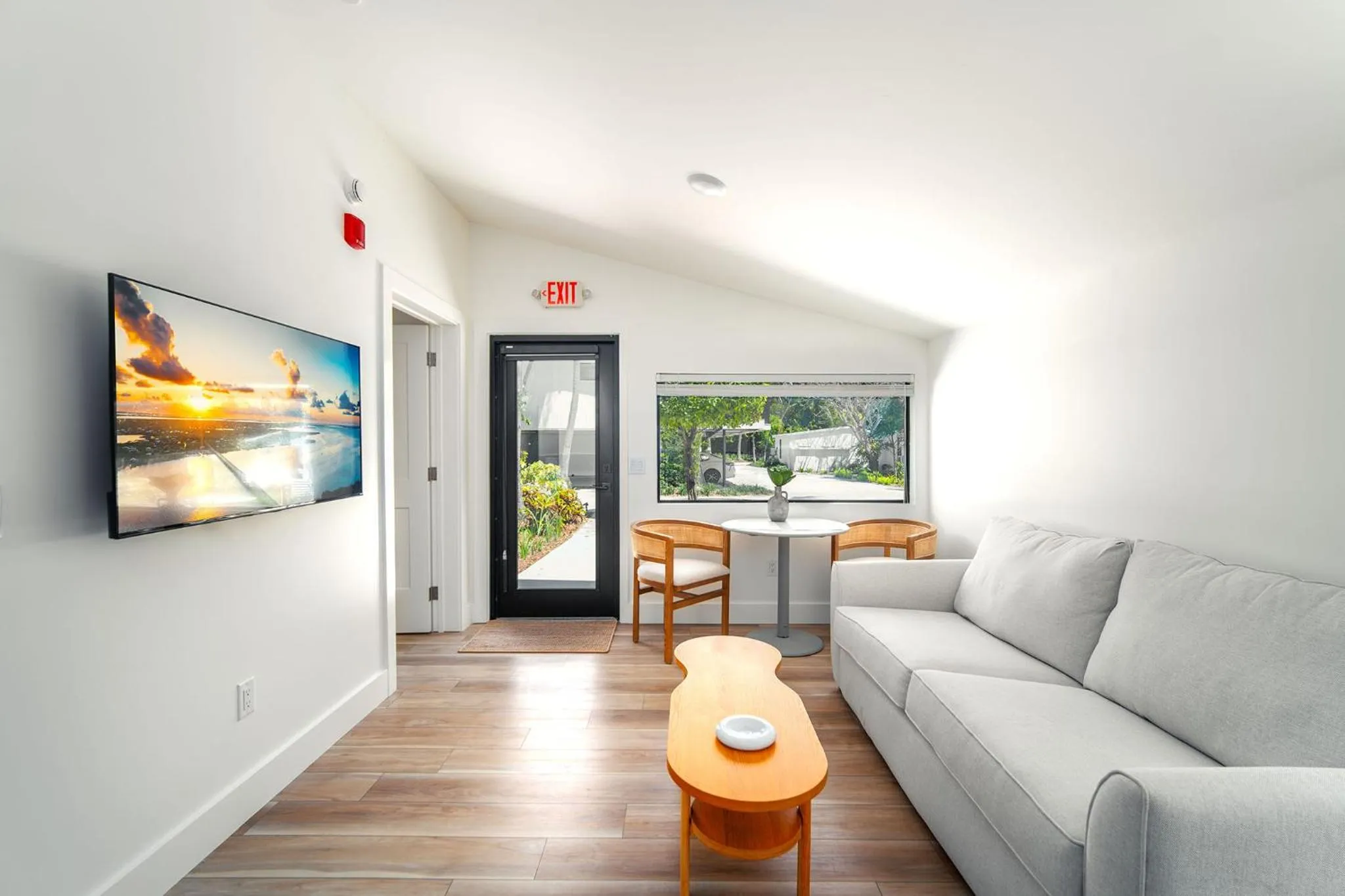 Pines &amp; Palms Resort