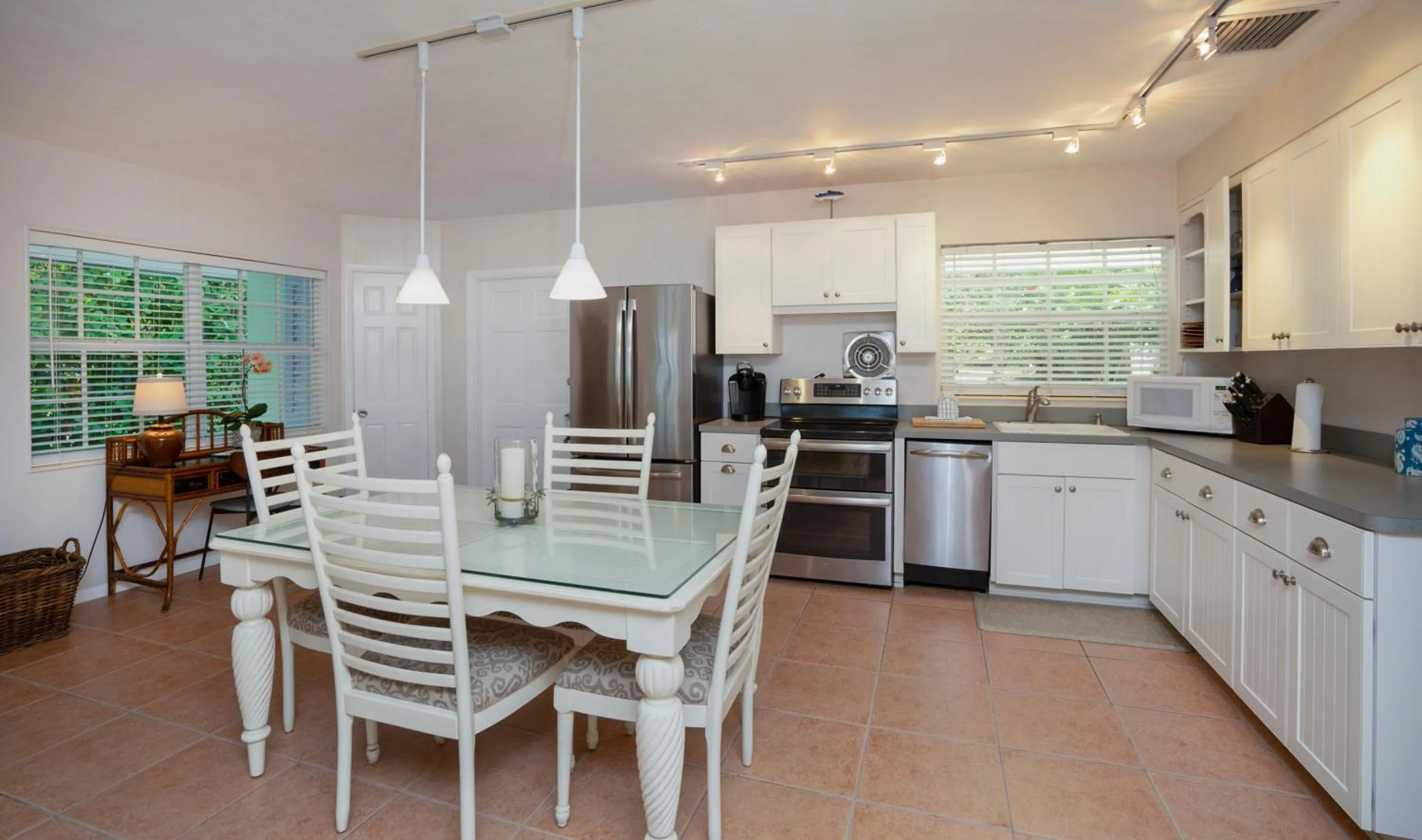 Pines &amp; Palms Resort