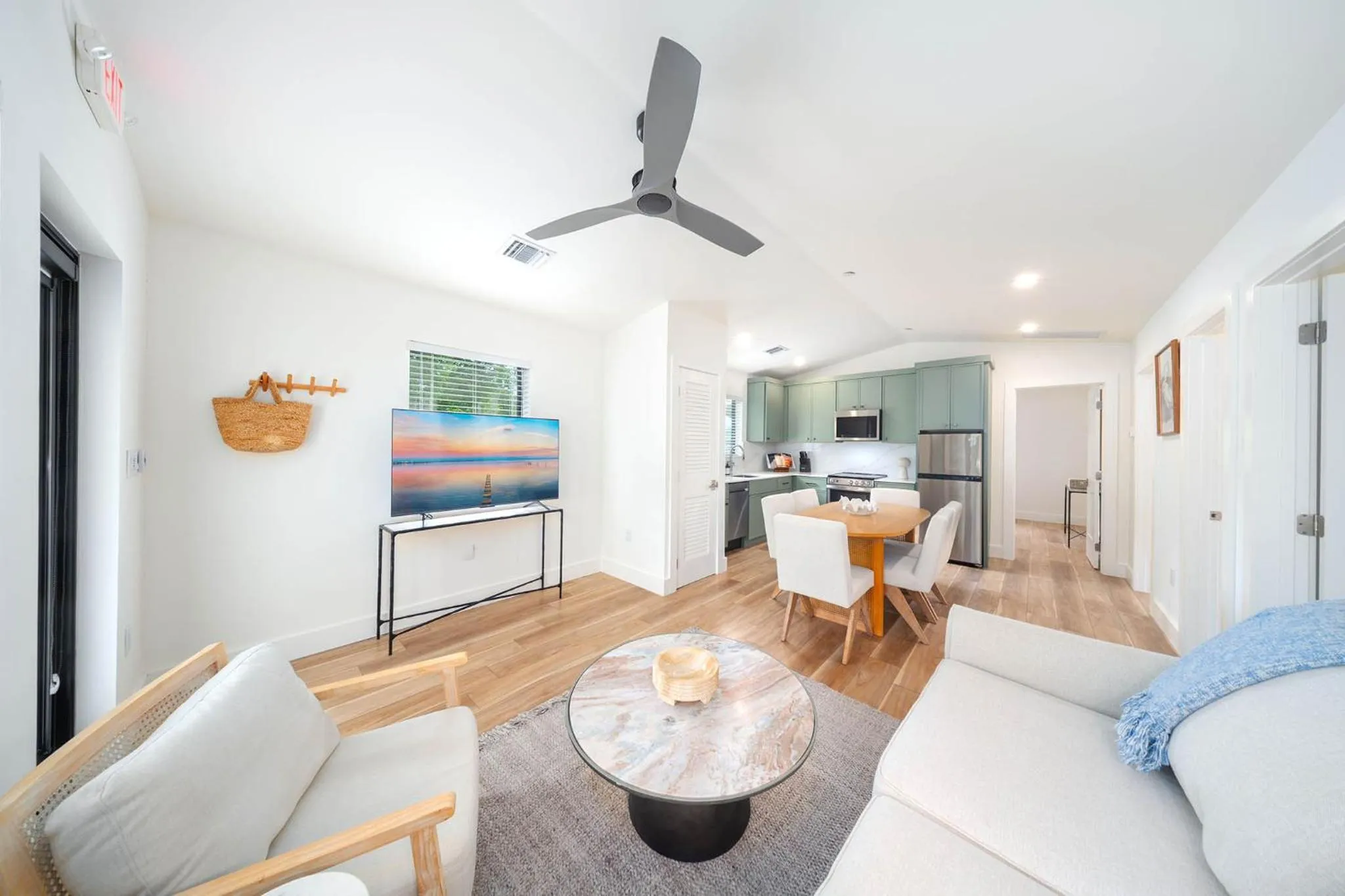 Pines &amp; Palms Resort