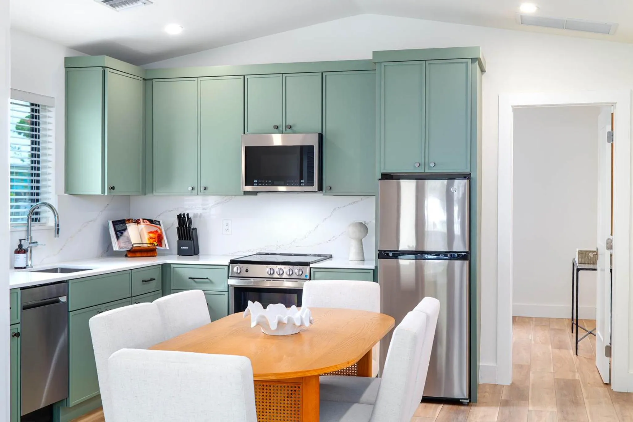 Pines &amp; Palms Resort