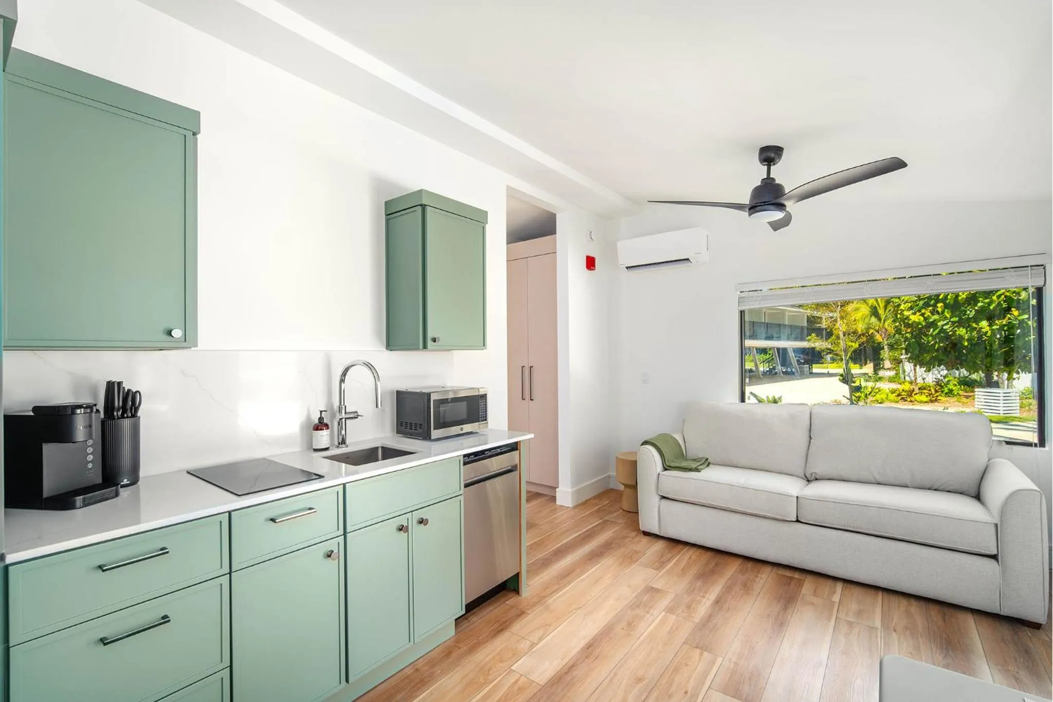 Pines &amp; Palms Resort