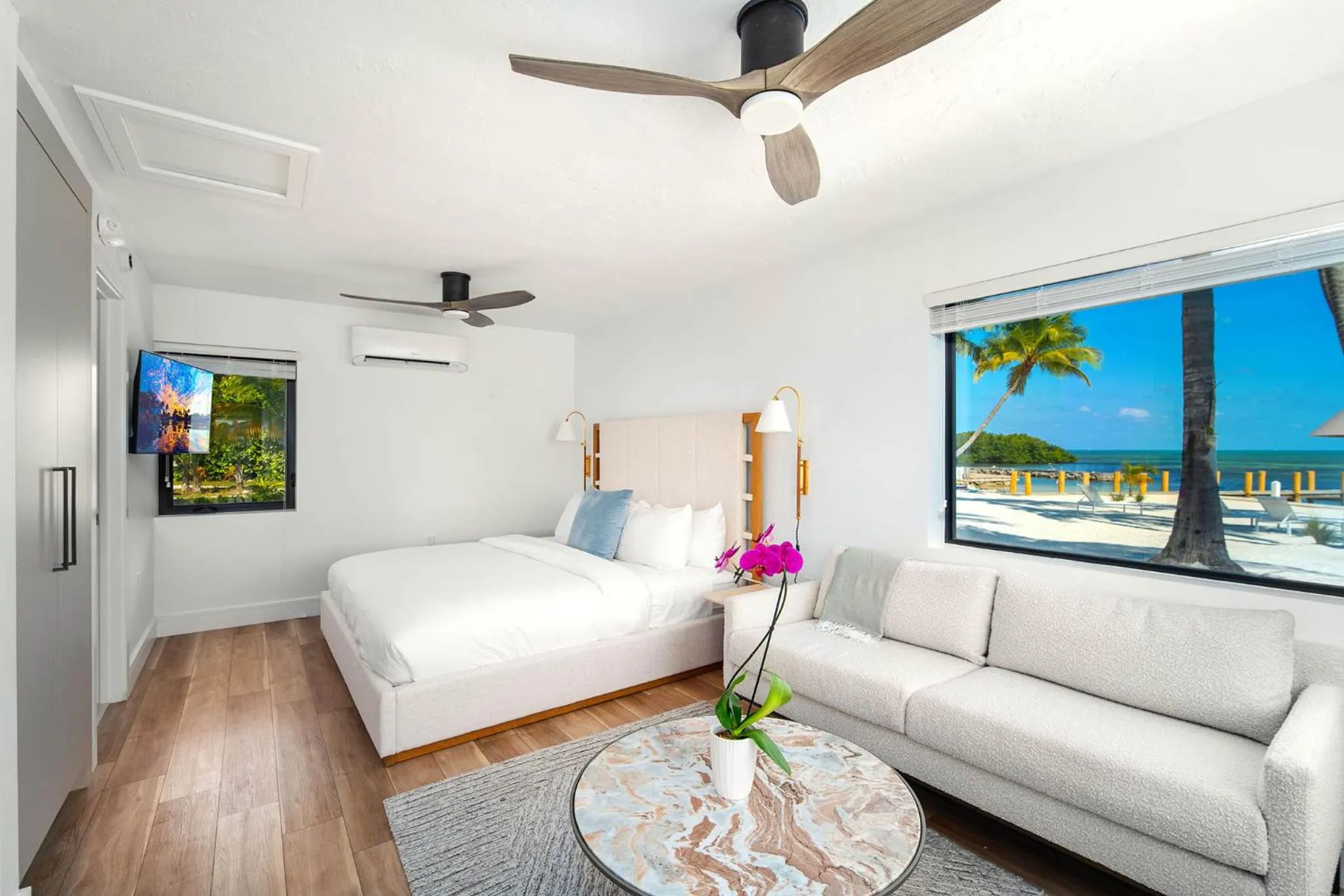 Bed in Pines &amp; Palms Resort