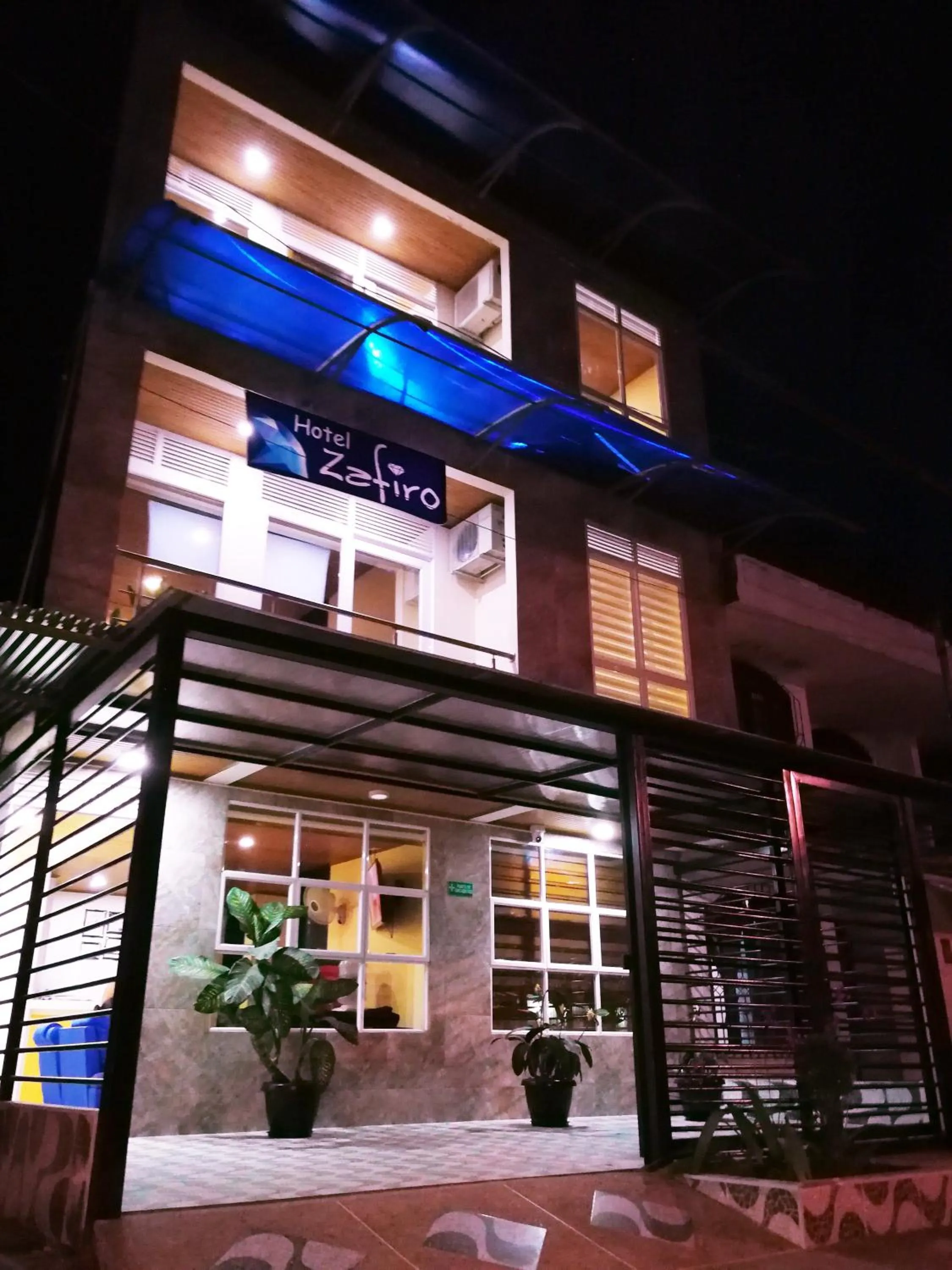 Hotel Zafiro