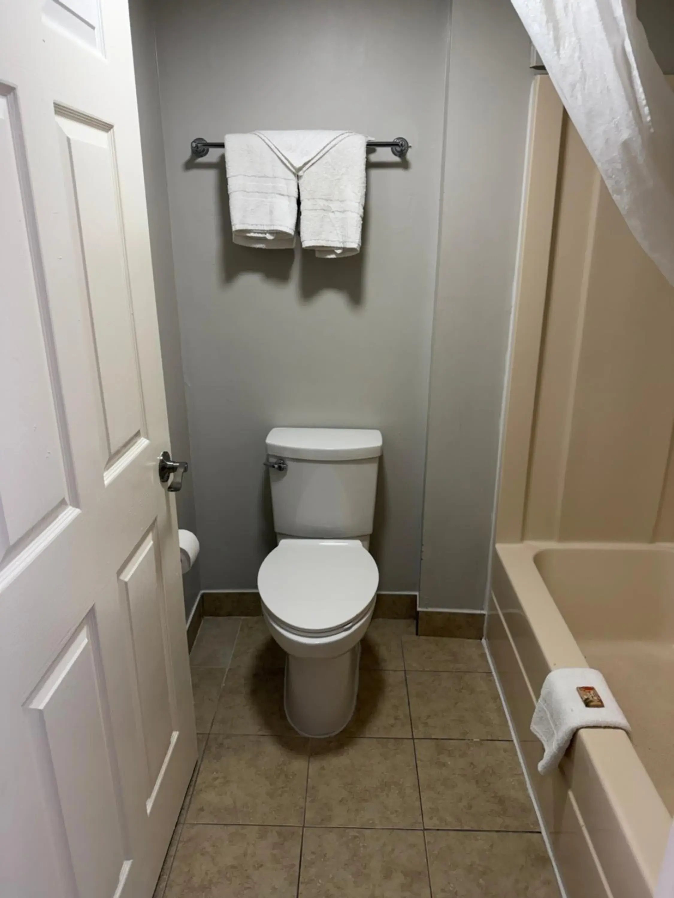 Queen Room with Two Queen Beds in Savannah Inn - Savannah I-95 North Queen Room with Two Queen Beds in Savannah Inn - Savannah I-95 North