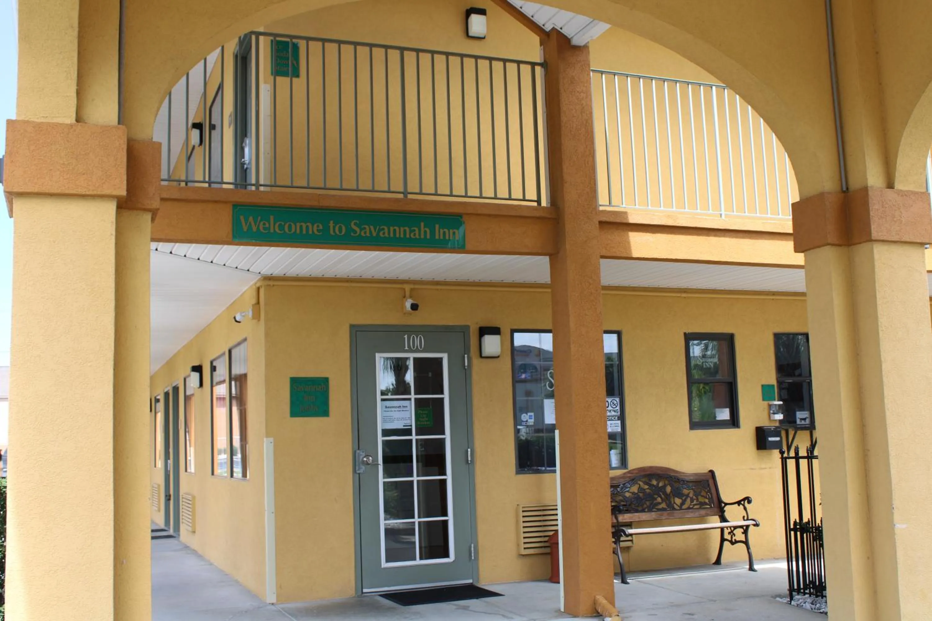 Facade/entrance in Savannah Inn - Savannah I-95 North