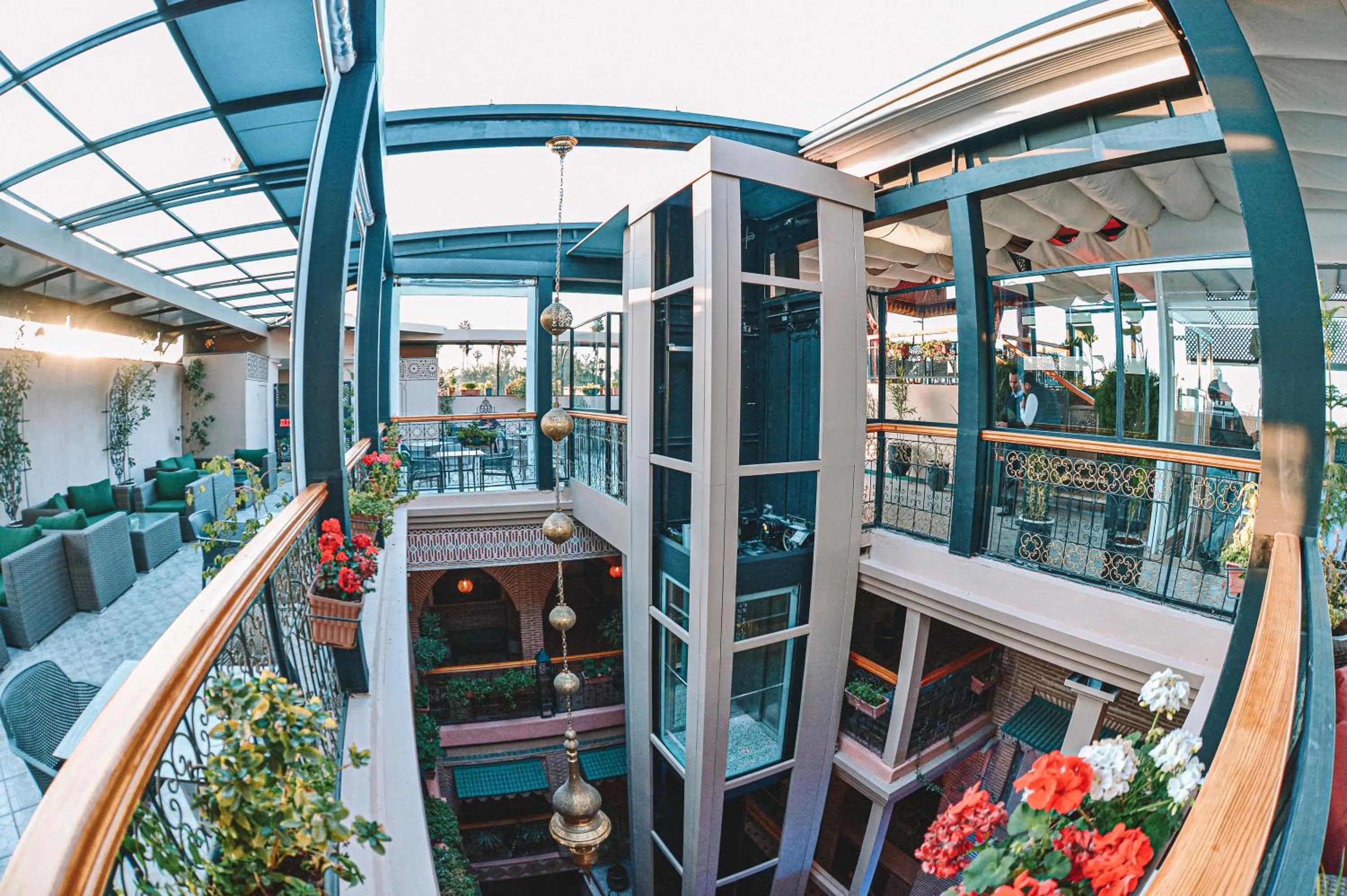 Restaurant/places to eat in Riad Mabrouk