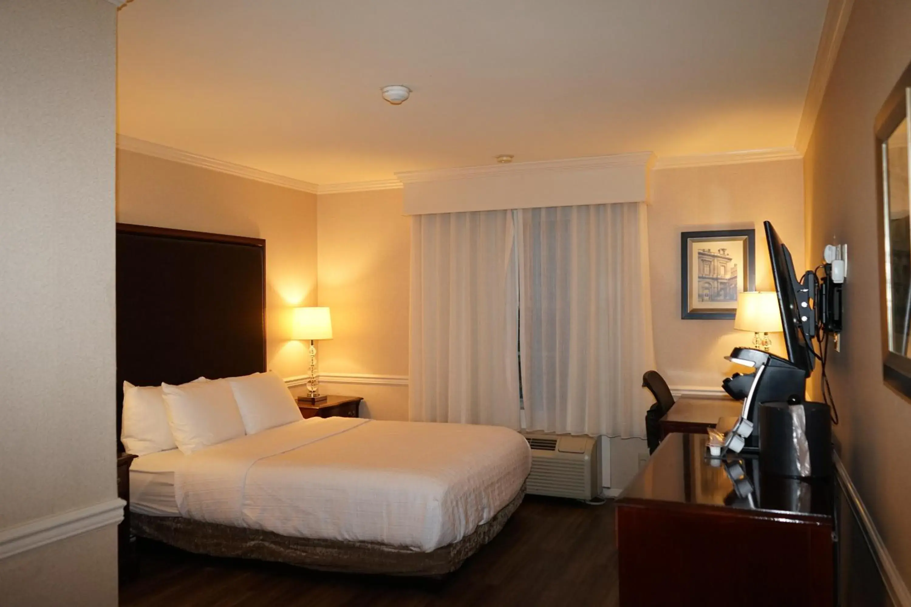 Bed in Wingate by Wyndham Bellingham Heritage Inn Bed in Wingate by Wyndham Bellingham Heritage Inn