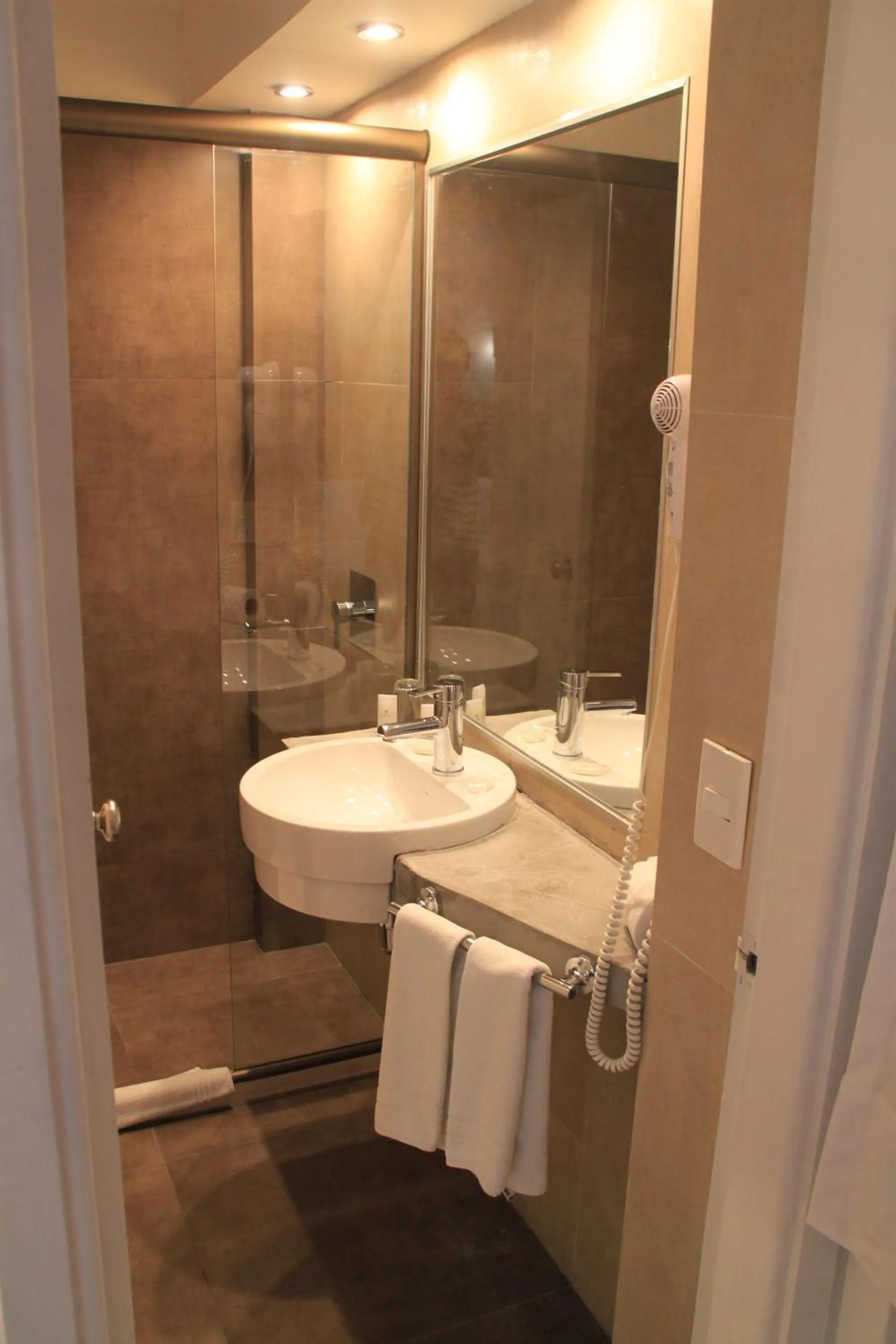 Bathroom in Hotel Florinda