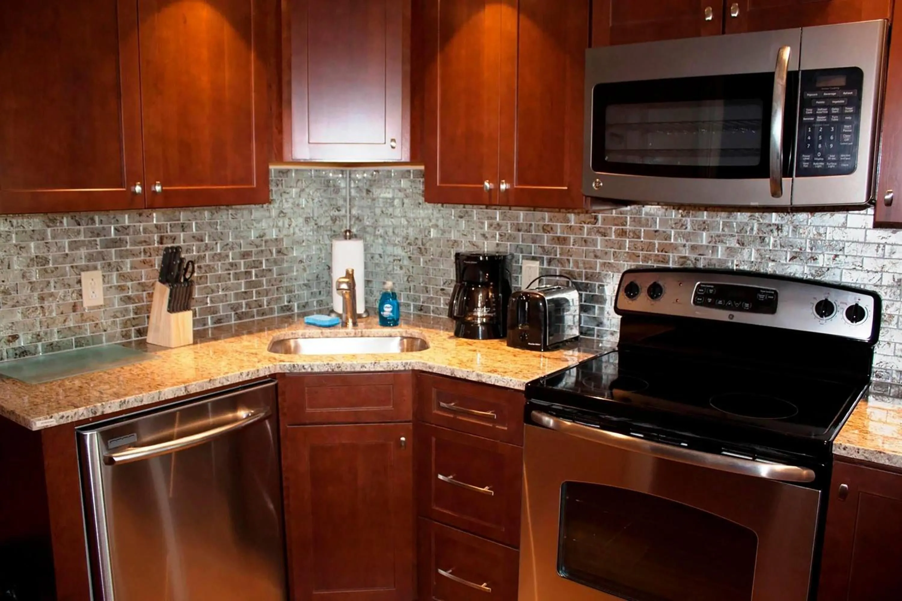 Photo of the whole room in Golden Gables Inn Dazzler Select by Wyndham