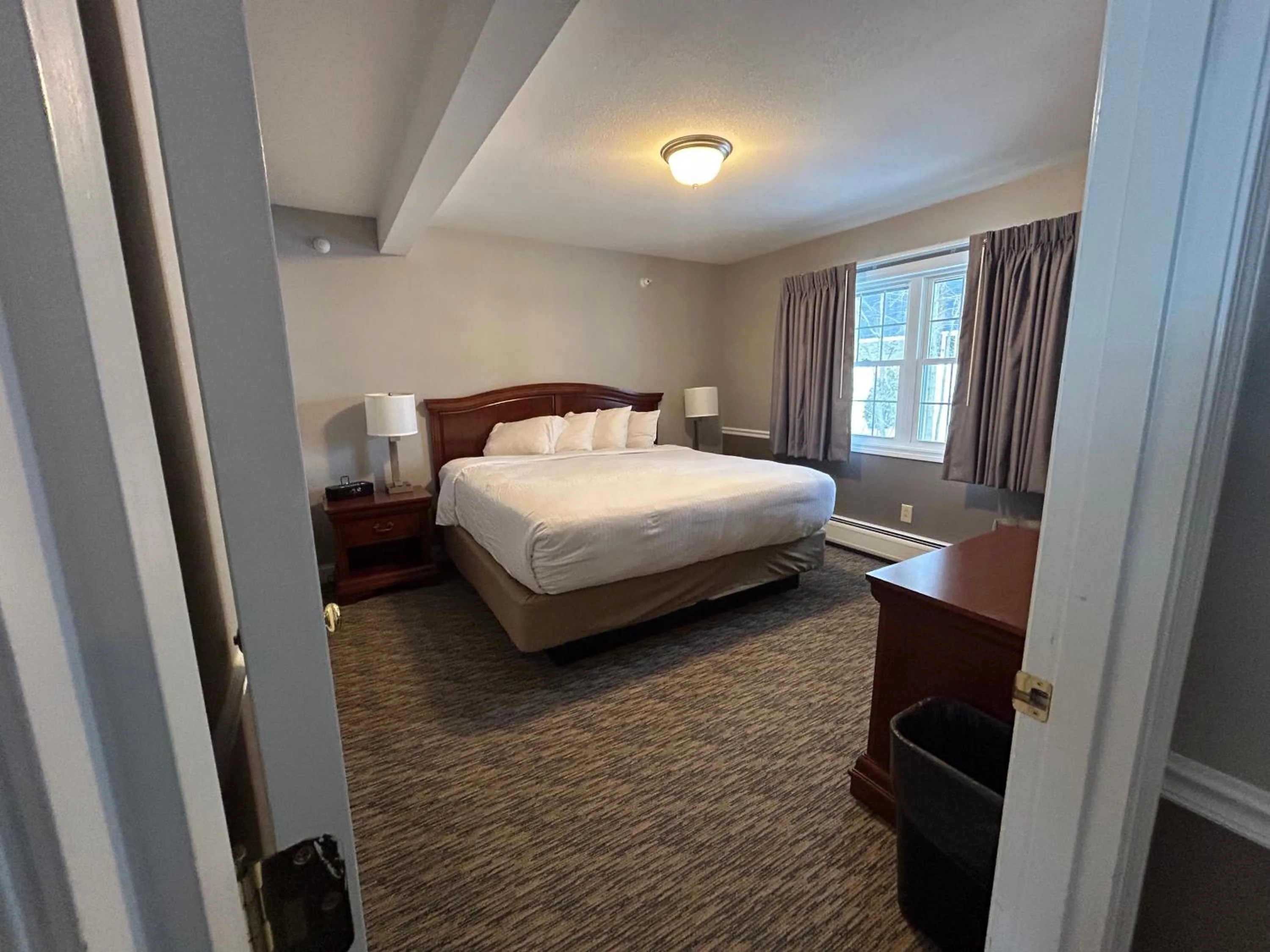 Bed in Golden Gables Inn