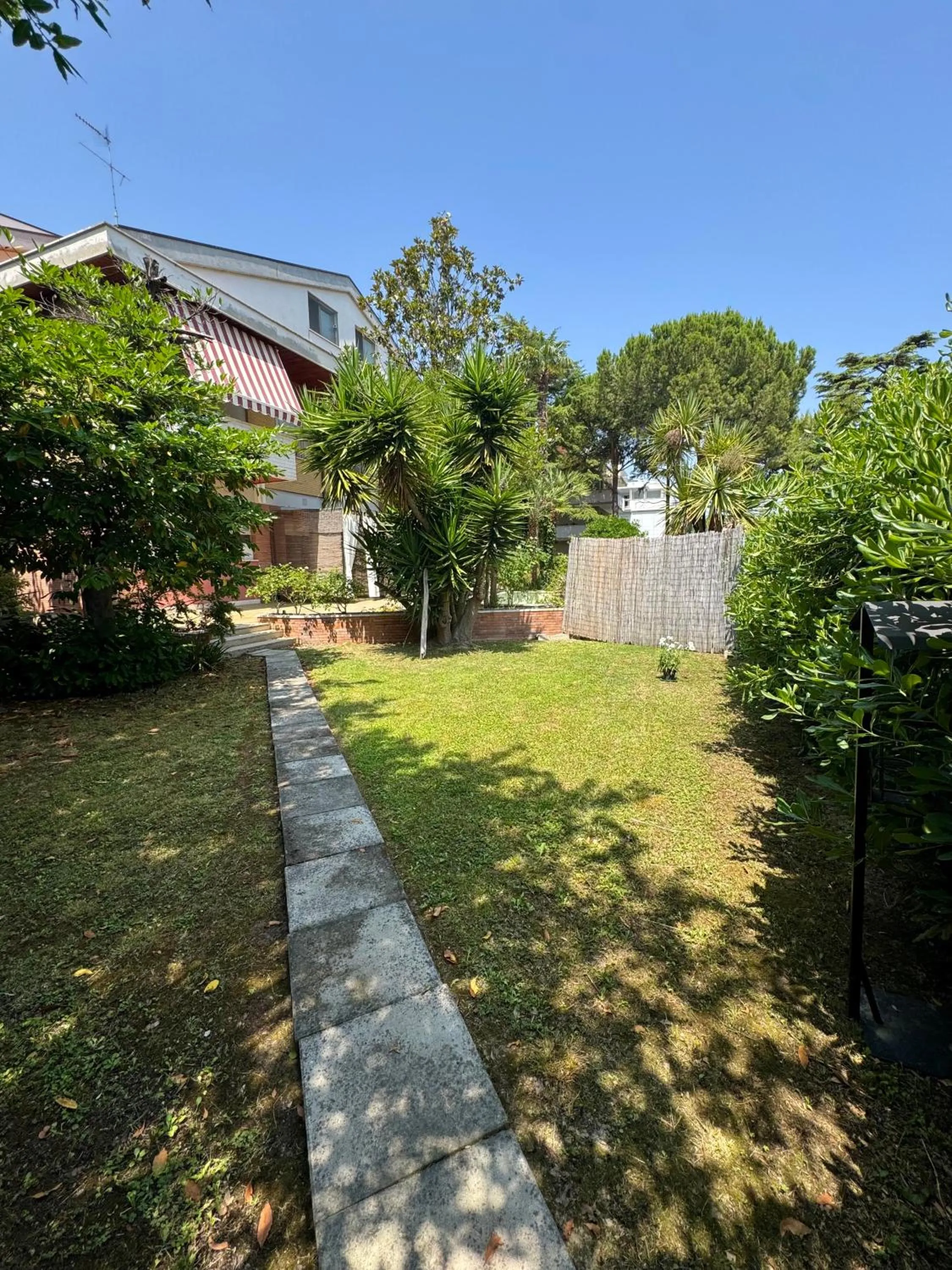 Property building in La Gran Dama