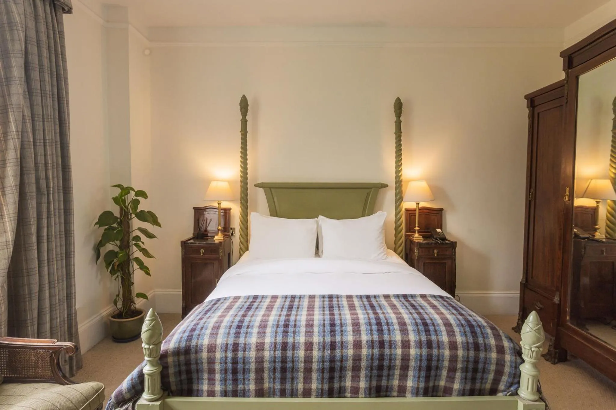 Bedroom, Bed in Craigellachie Hotel of Speyside