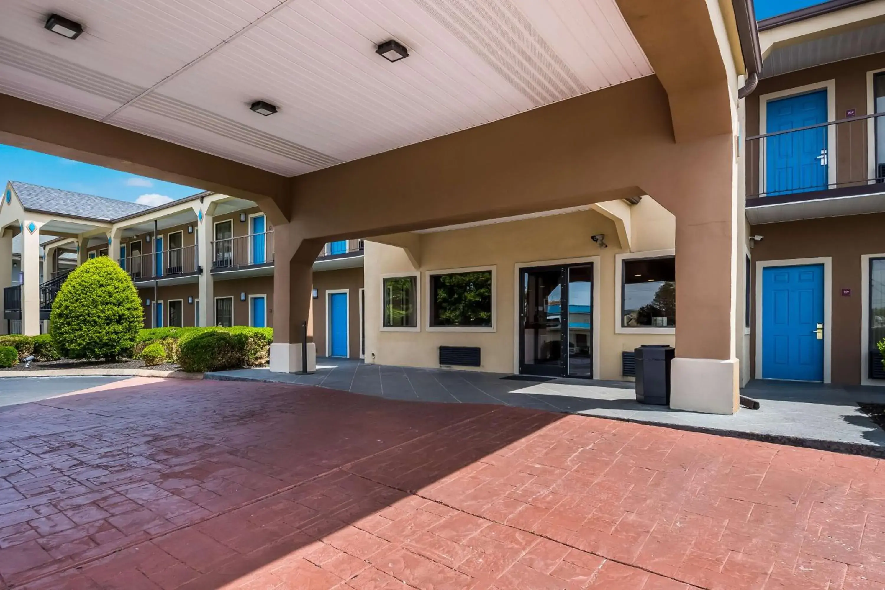 Property building in SureStay Plus Hotel by Best Western Jackson Property building in SureStay Plus Hotel by Best Western Jackson