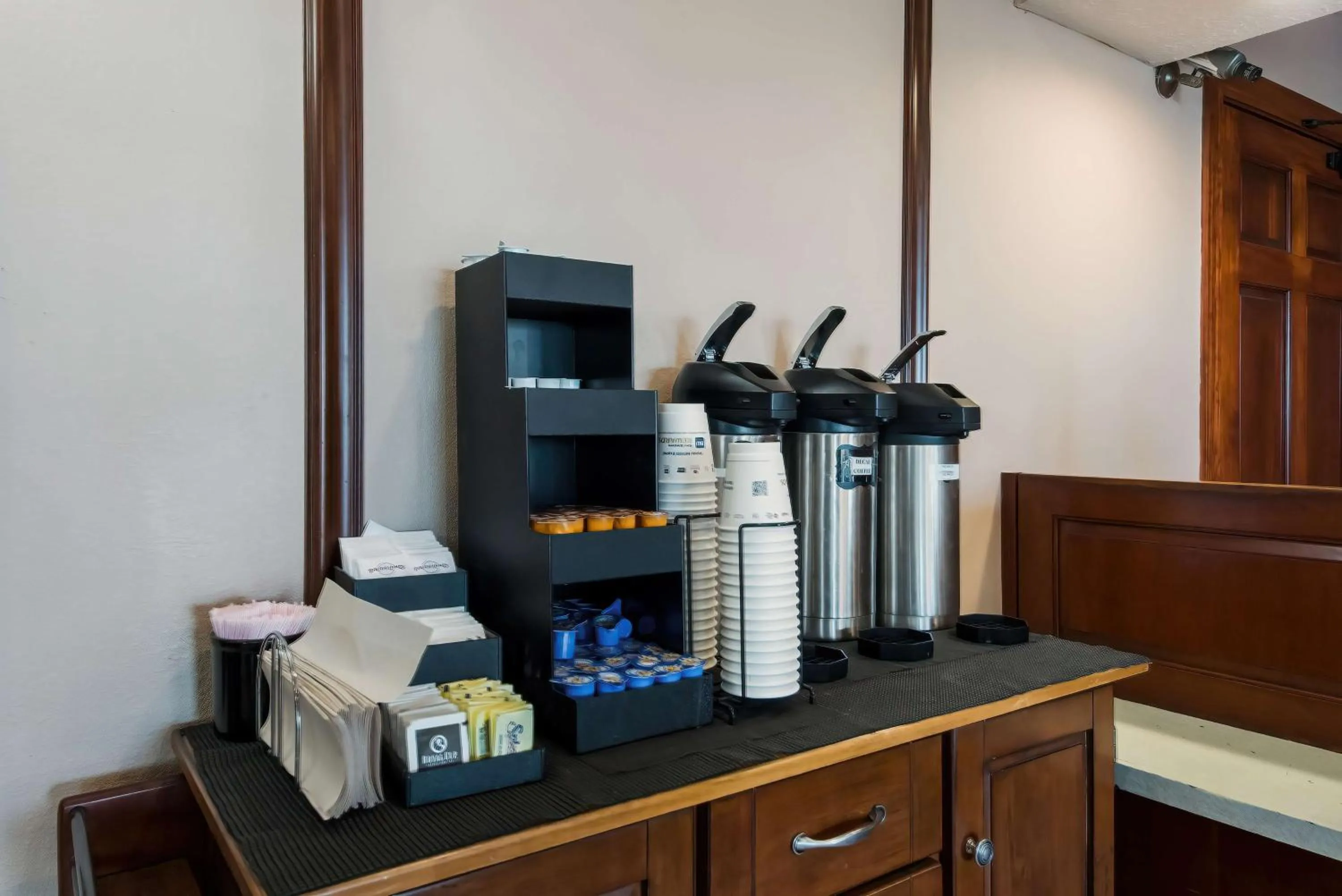 Breakfast in SureStay Plus Hotel by Best Western Jackson