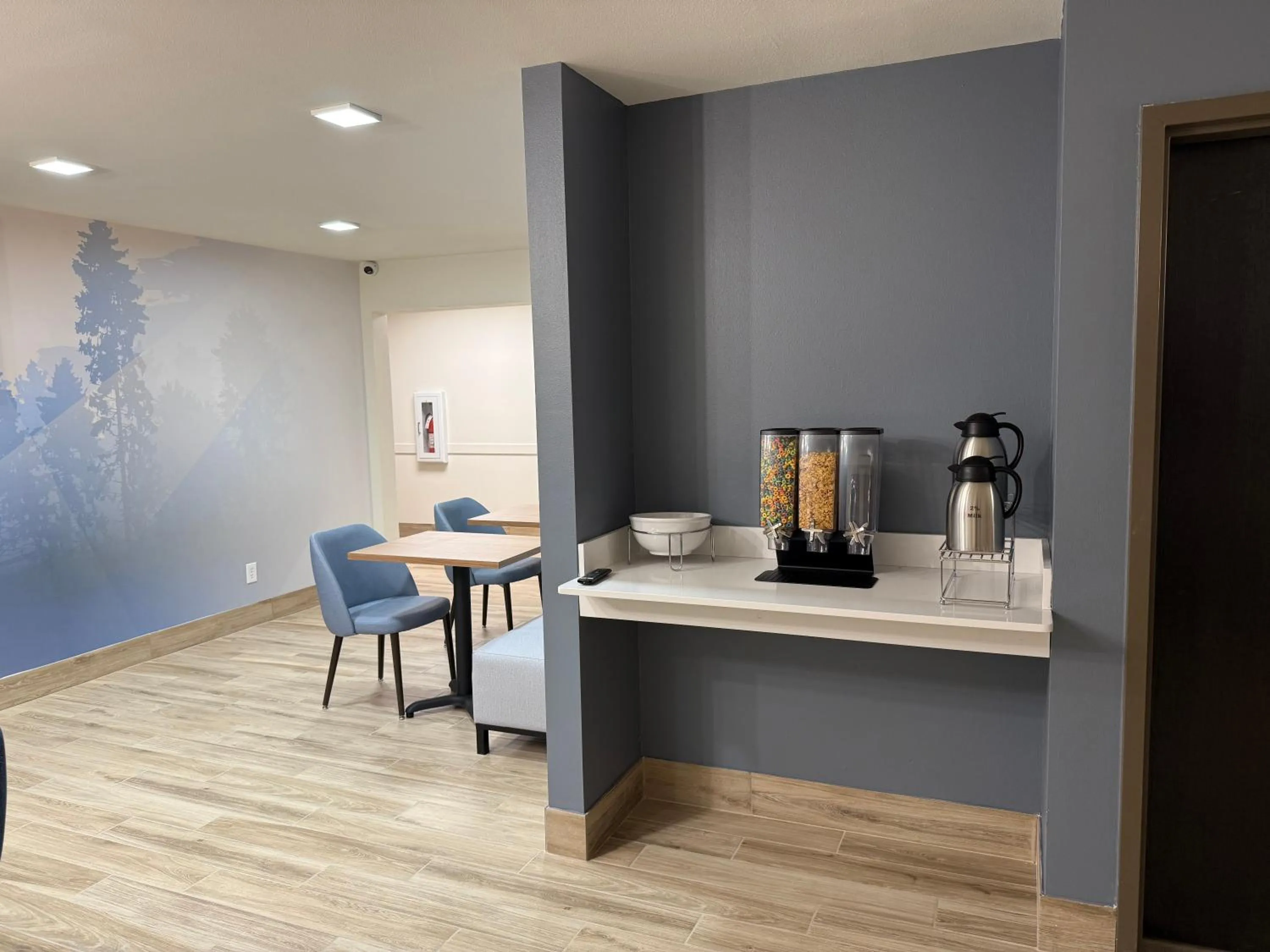 Breakfast in Super 8 by Wyndham Verona/Madison