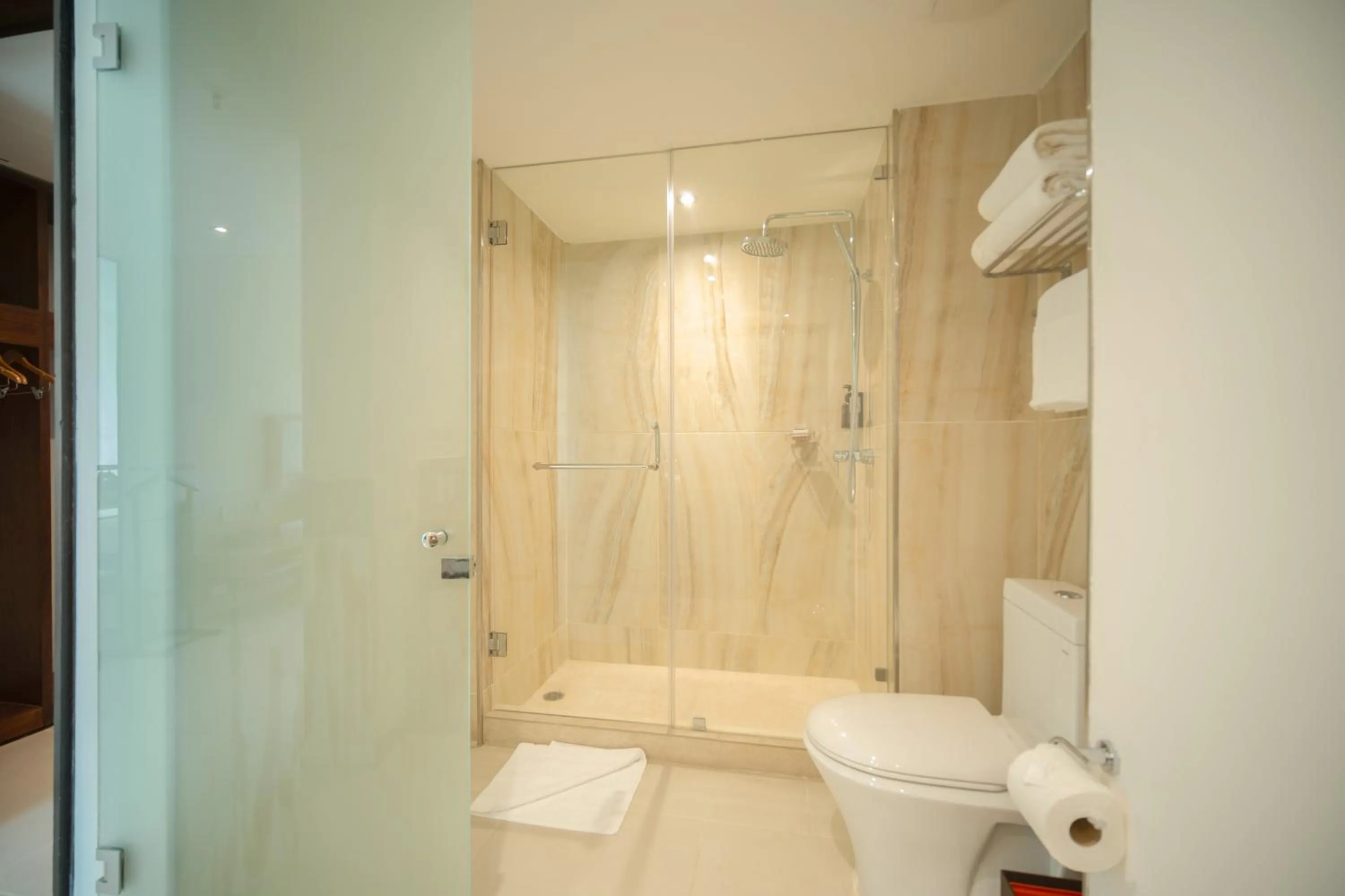 Bathroom in Decapolis Hotel Panama City