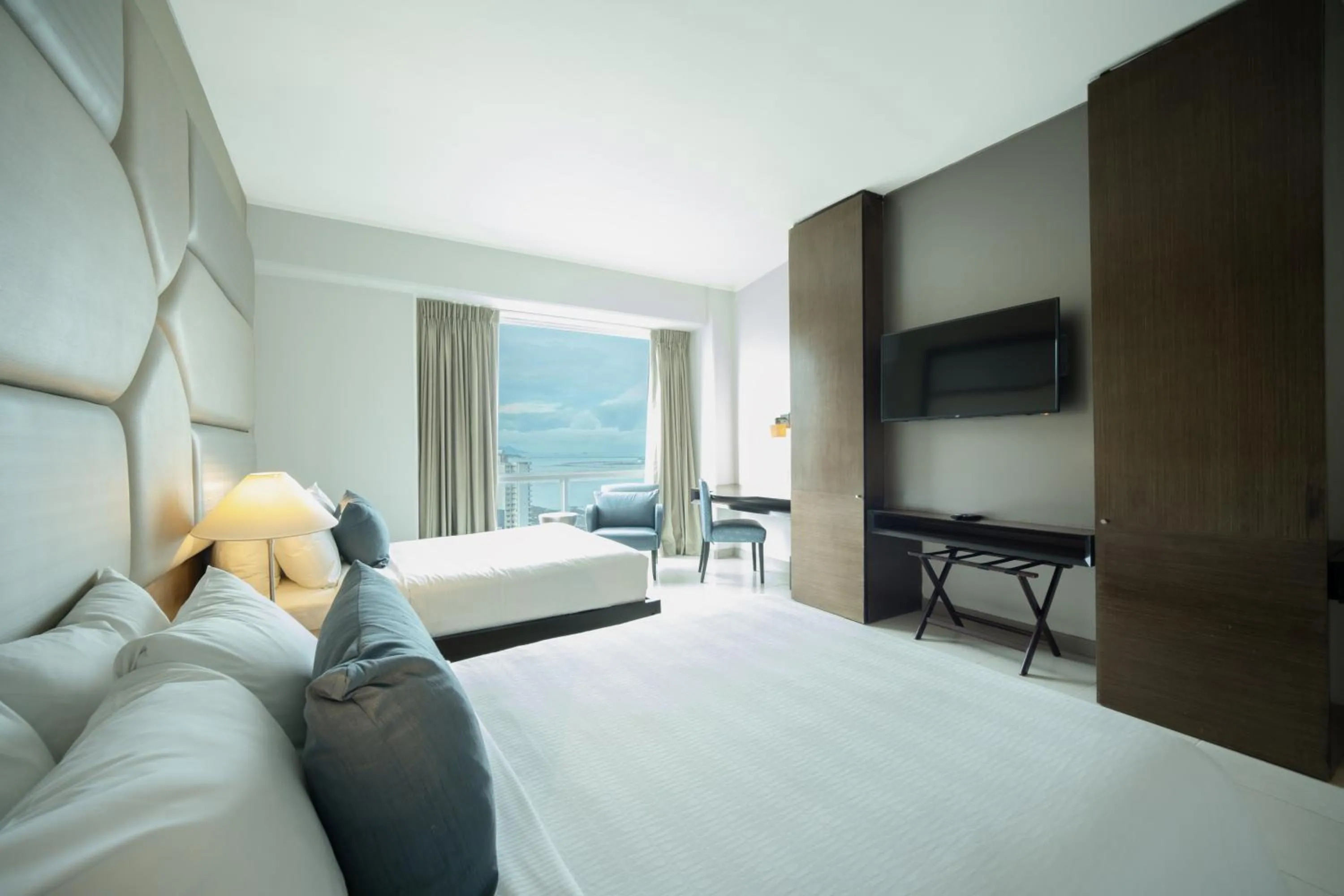 Sea view, Bed in Decapolis Hotel Panama City