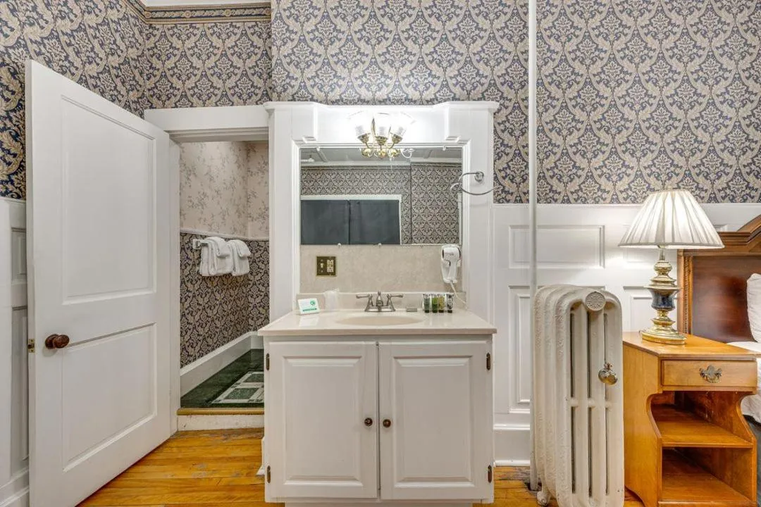 Bathroom in Thayers Inn
