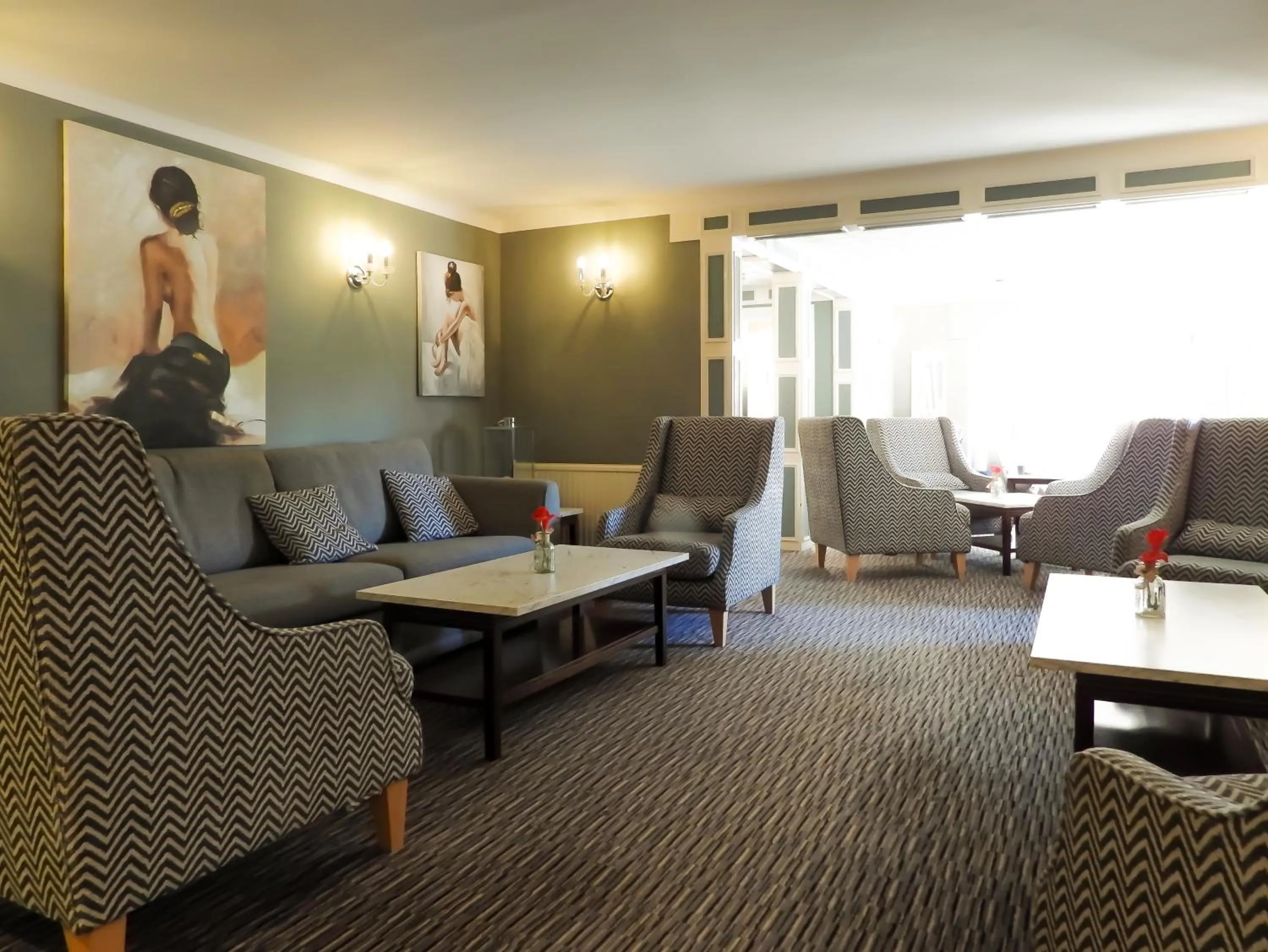 Living room in South Lawn Hotel