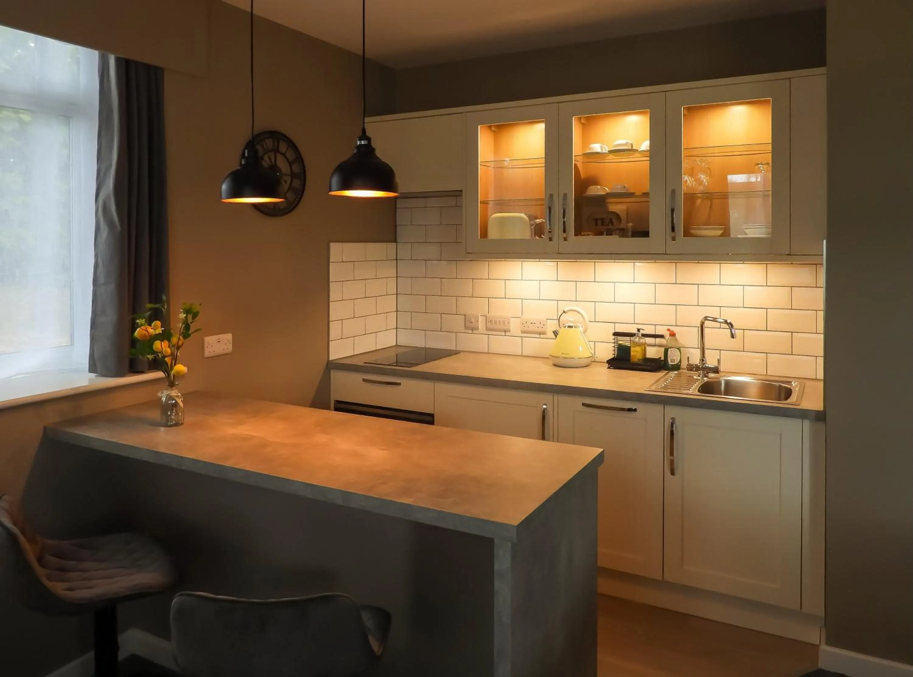 Kitchen or kitchenette in South Lawn Hotel