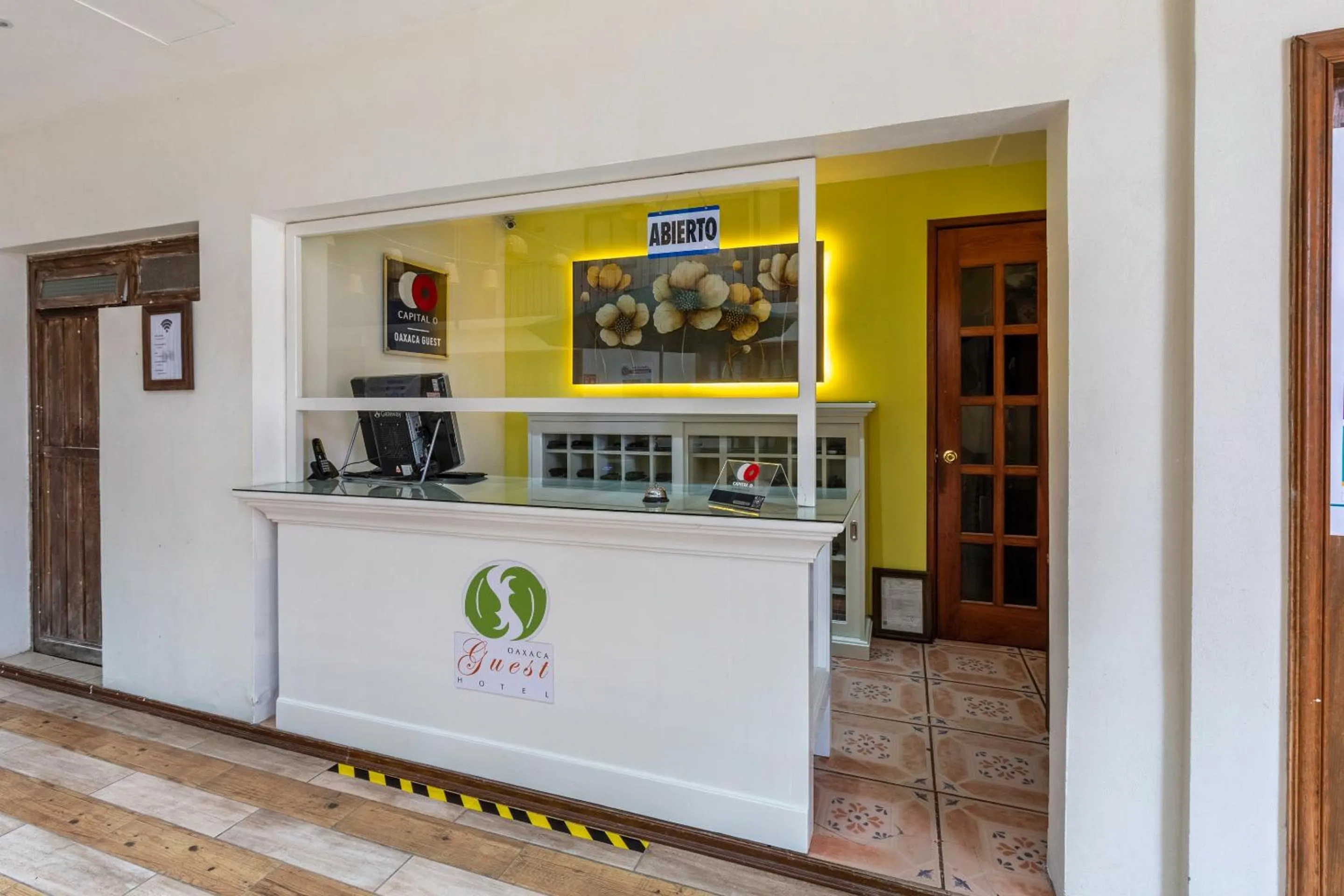 Lobby or reception in Capital O Oaxaca Guest Hotel