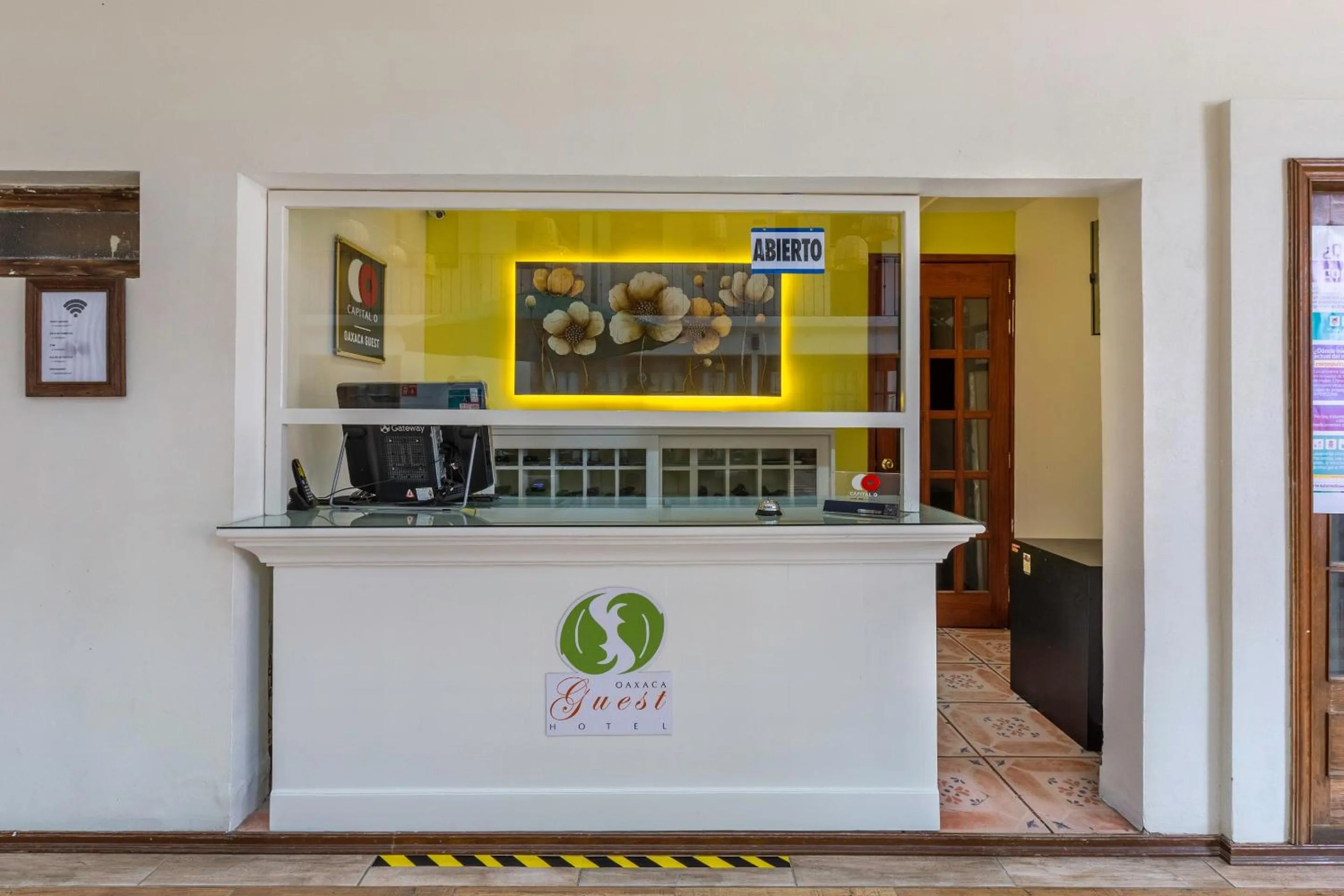Lobby or reception in Capital O Oaxaca Guest Hotel