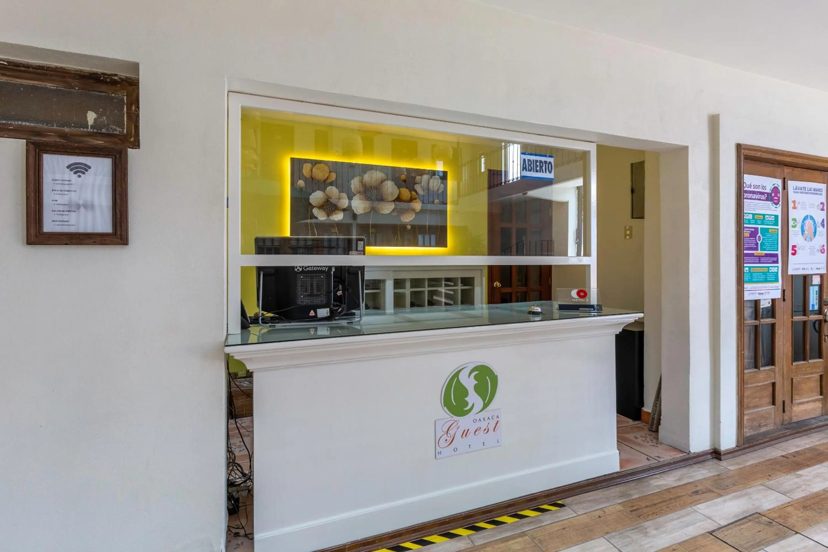 Lobby or reception in Capital O Oaxaca Guest Hotel