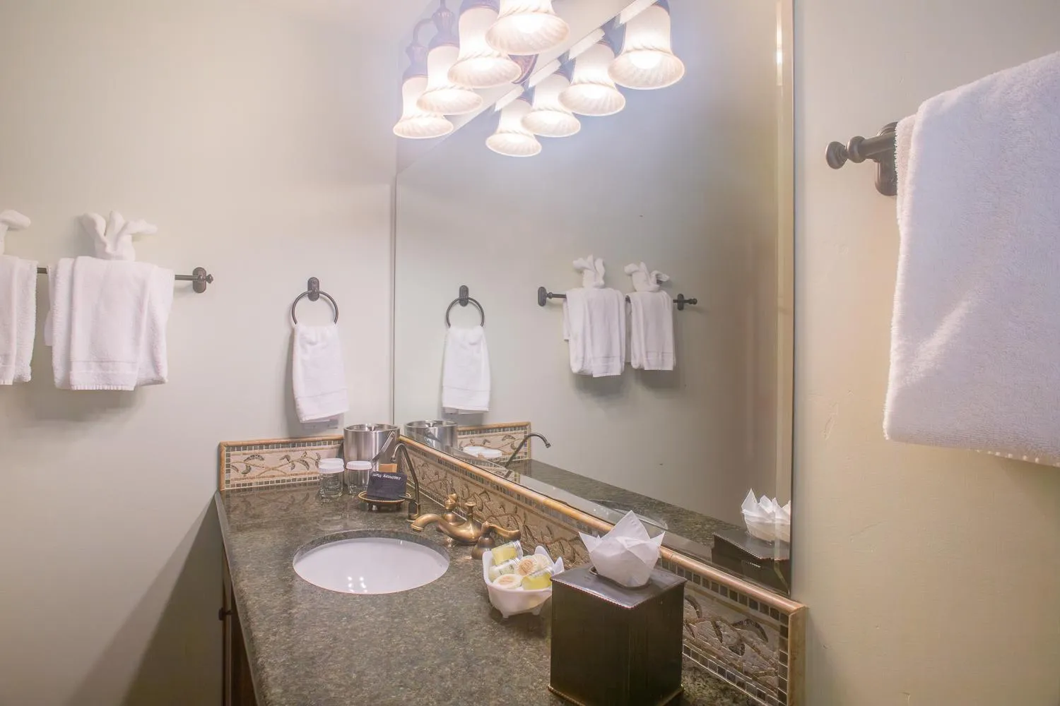 Castillo Inn at the Beach