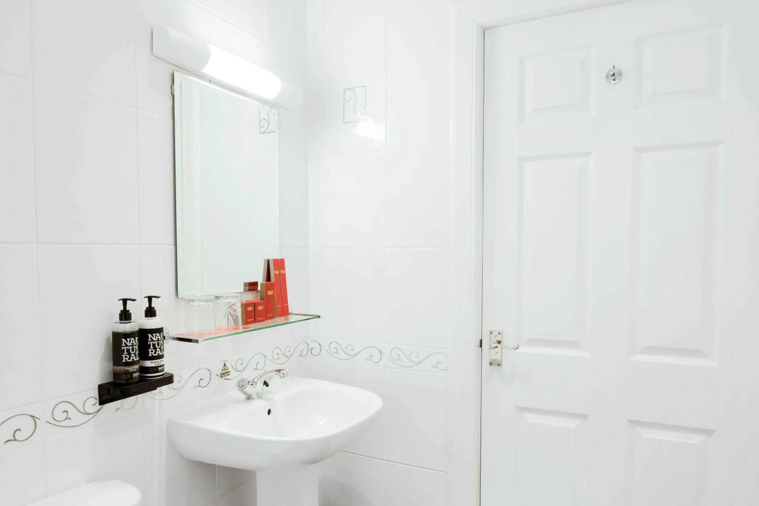 Bathroom in Muthu Queens Hotel, Oban