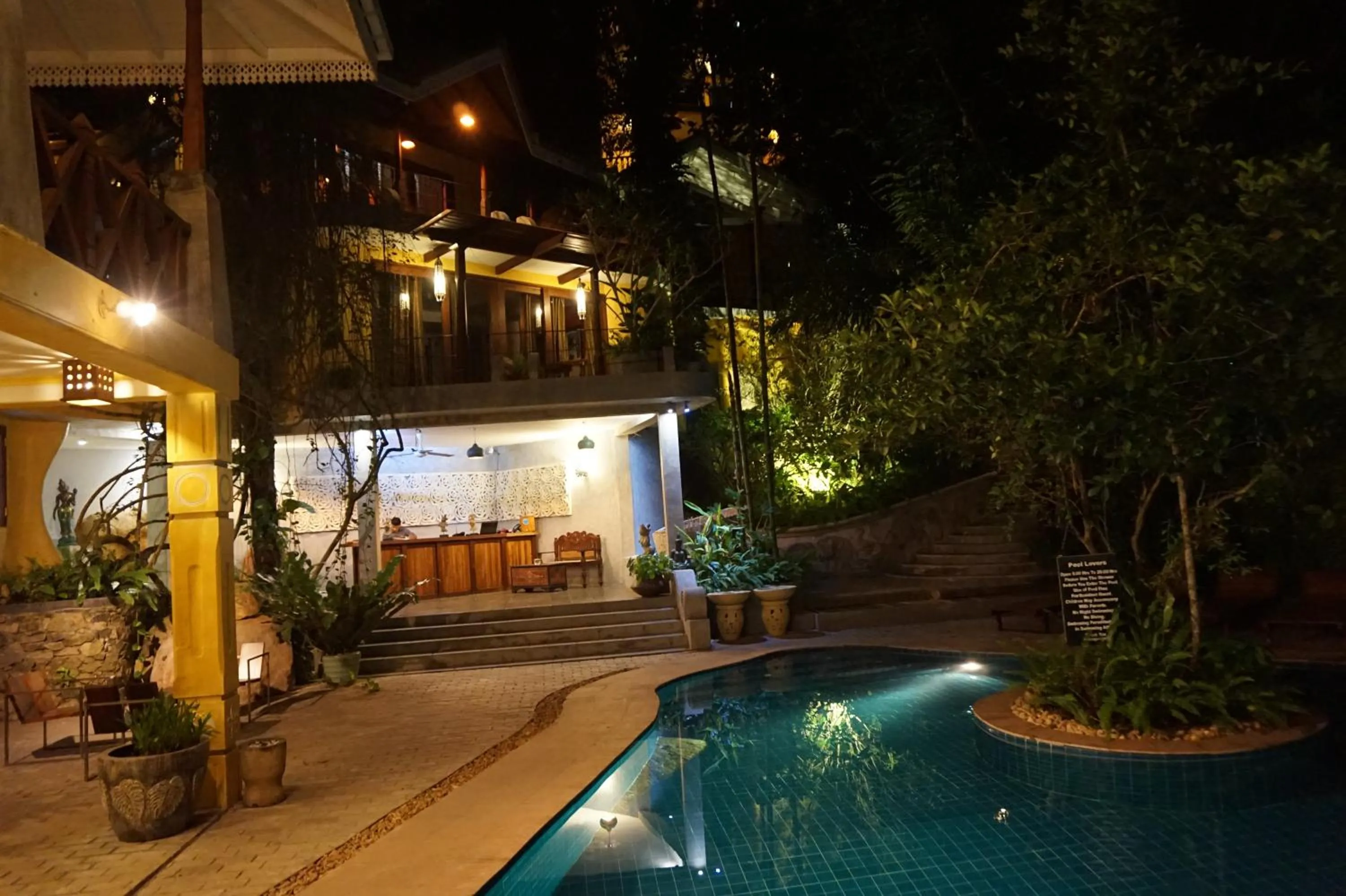 Swimming pool in Thambapanni Retreat