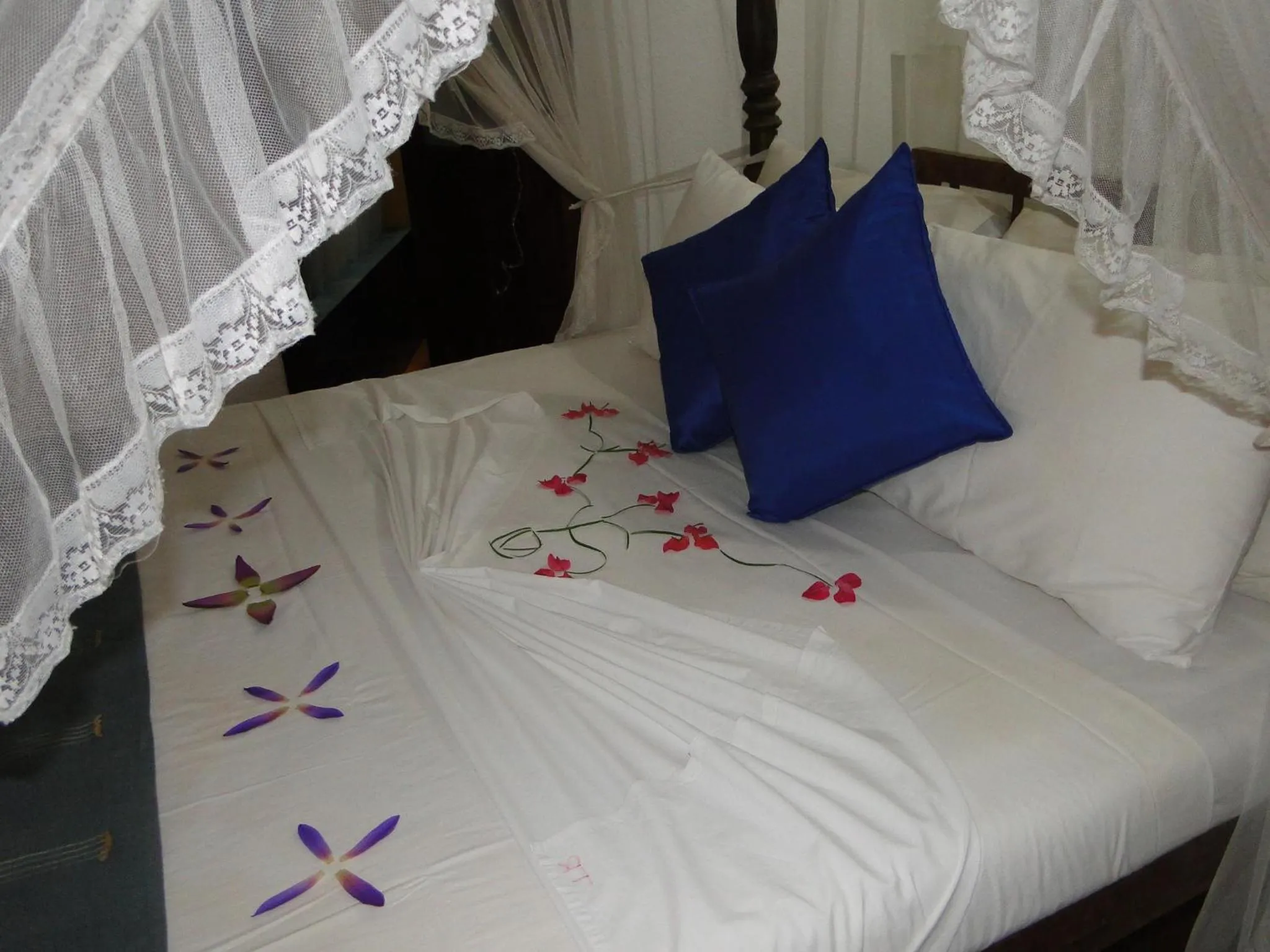 Decorative detail, Bed in Thambapanni Retreat