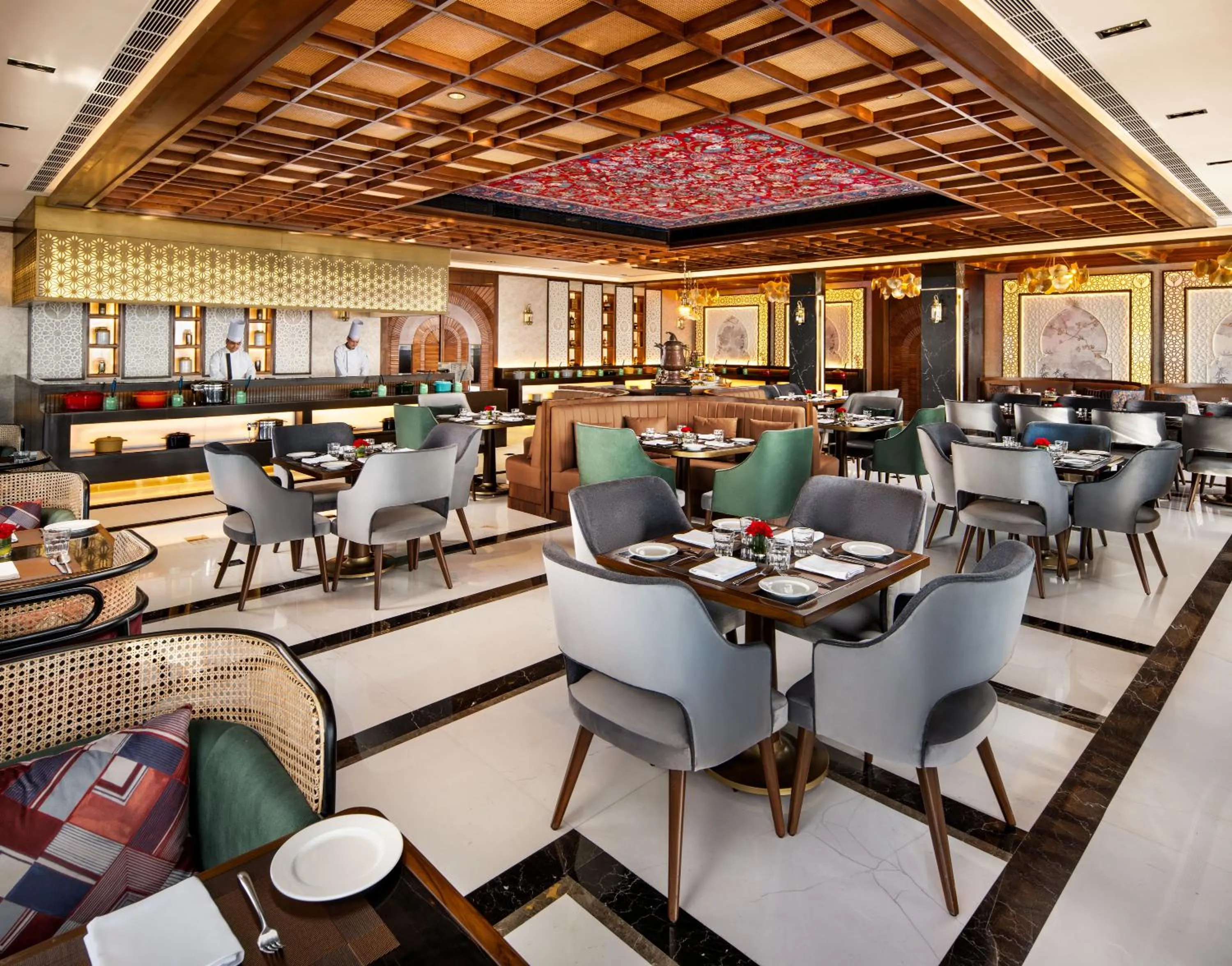 Restaurant/places to eat in Taj Dal View Srinagar