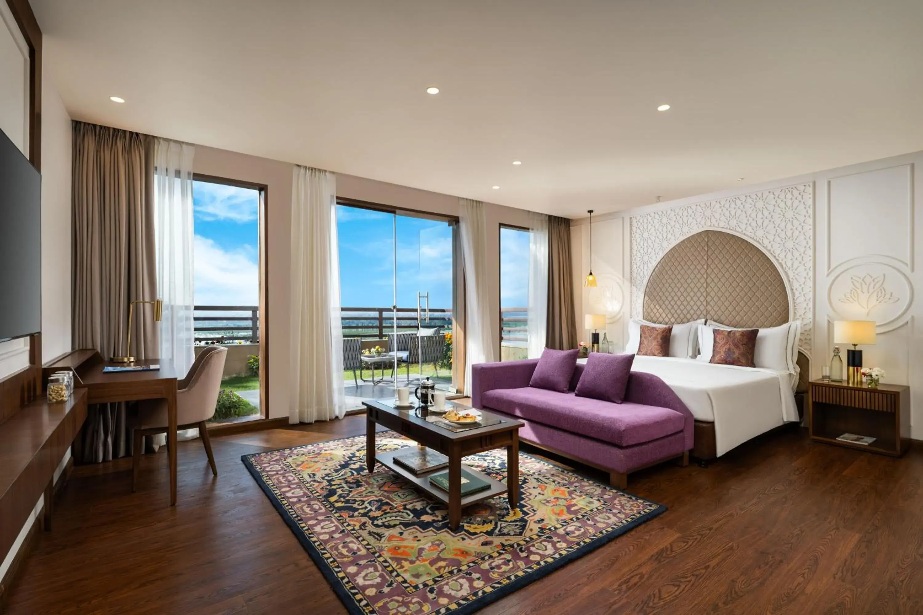 Photo of the whole room, Bed in Taj Dal View Srinagar Photo of the whole room, Bed in Taj Dal View Srinagar