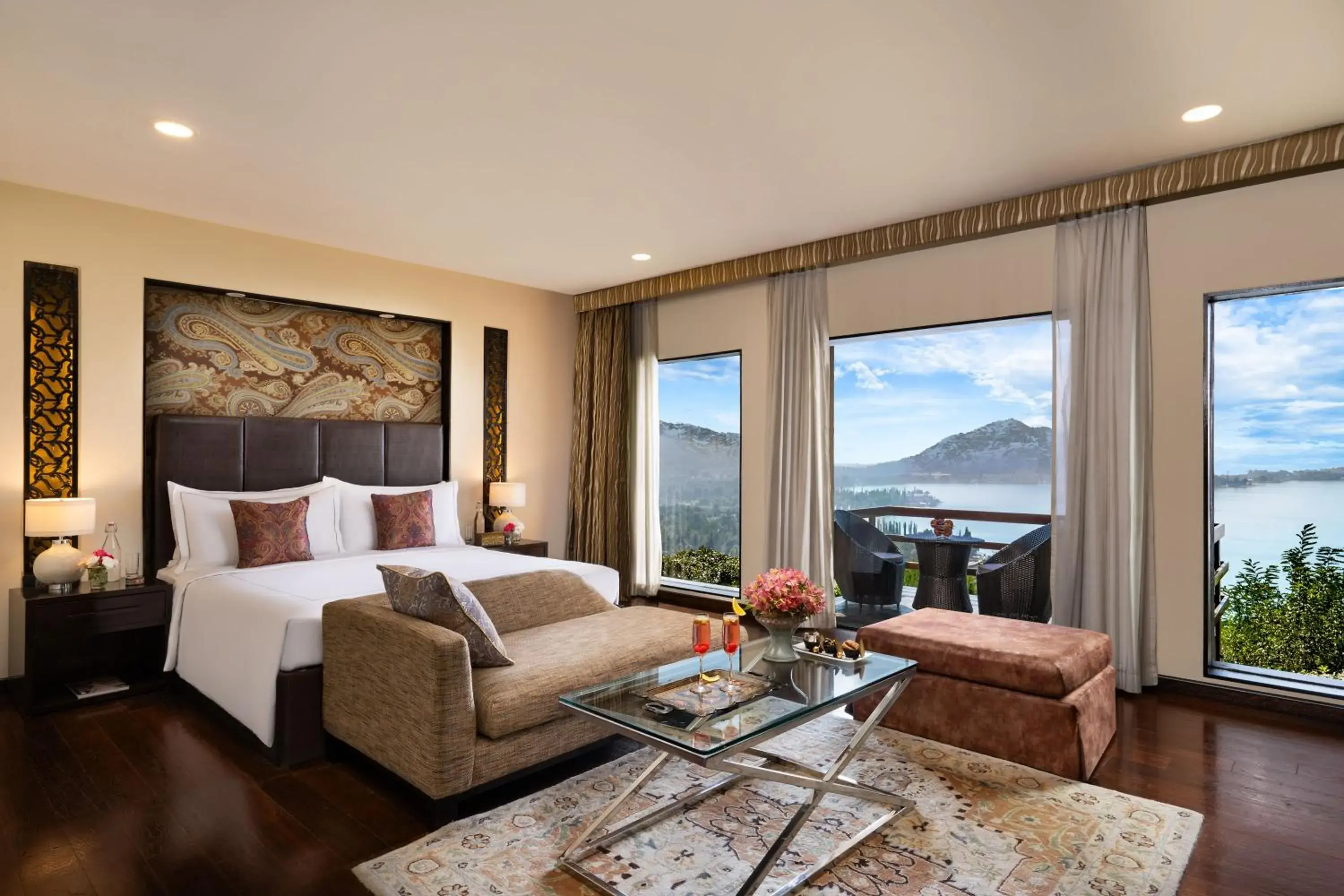 Photo of the whole room, Bed in Taj Dal View Srinagar Photo of the whole room, Bed in Taj Dal View Srinagar