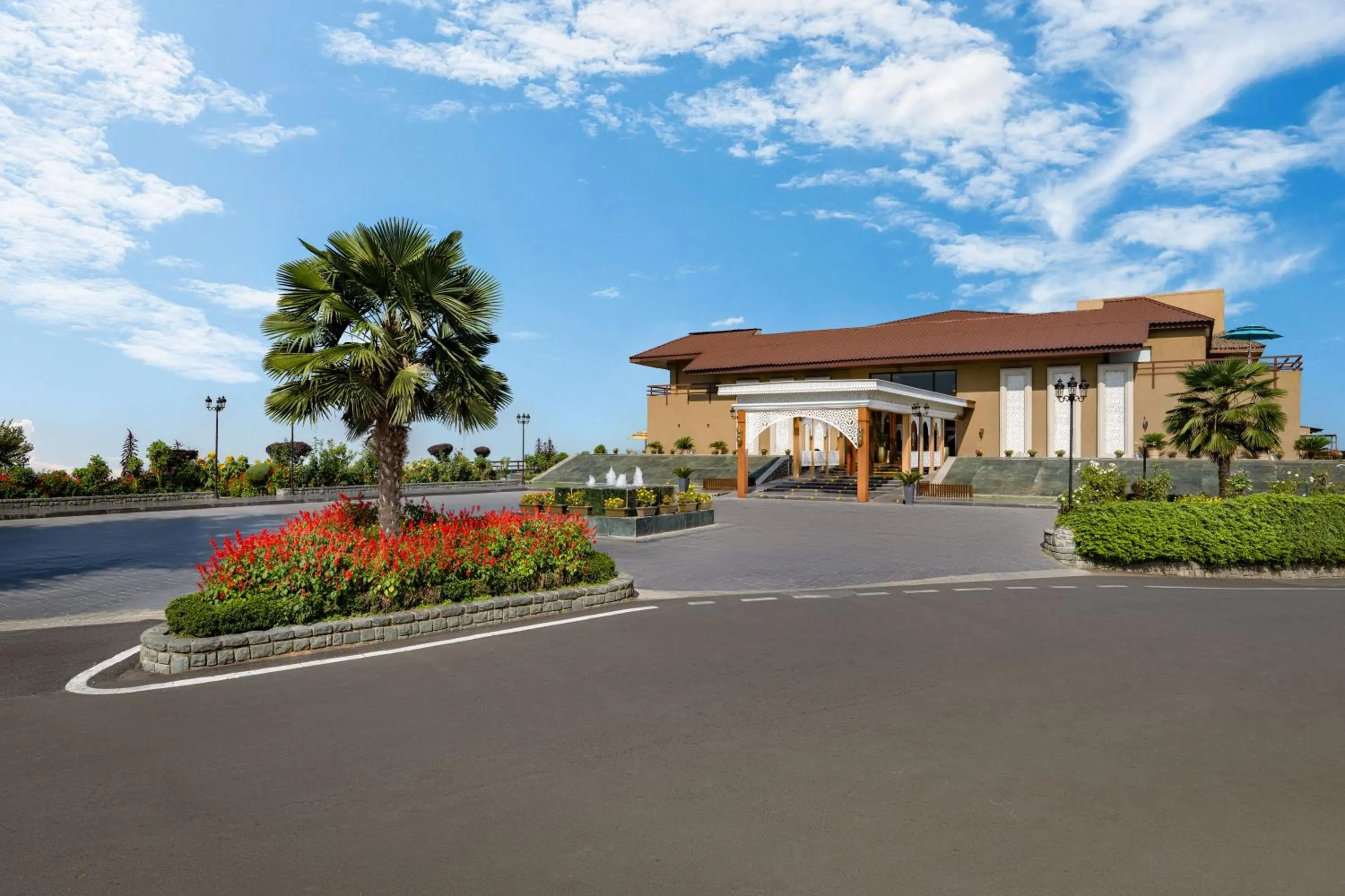 Facade/entrance in Taj Dal View Srinagar