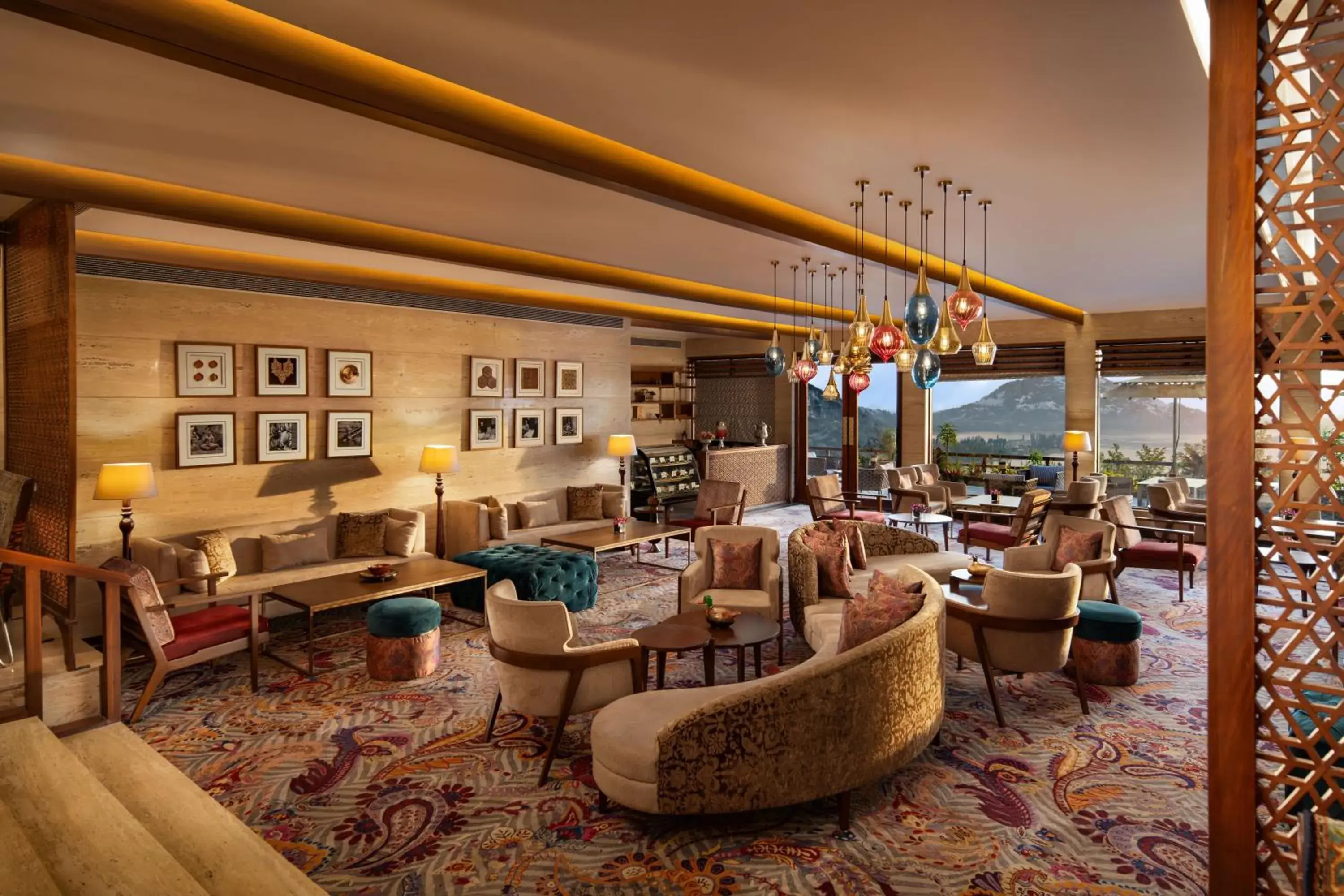 Restaurant/places to eat in Taj Dal View Srinagar Restaurant/places to eat in Taj Dal View Srinagar