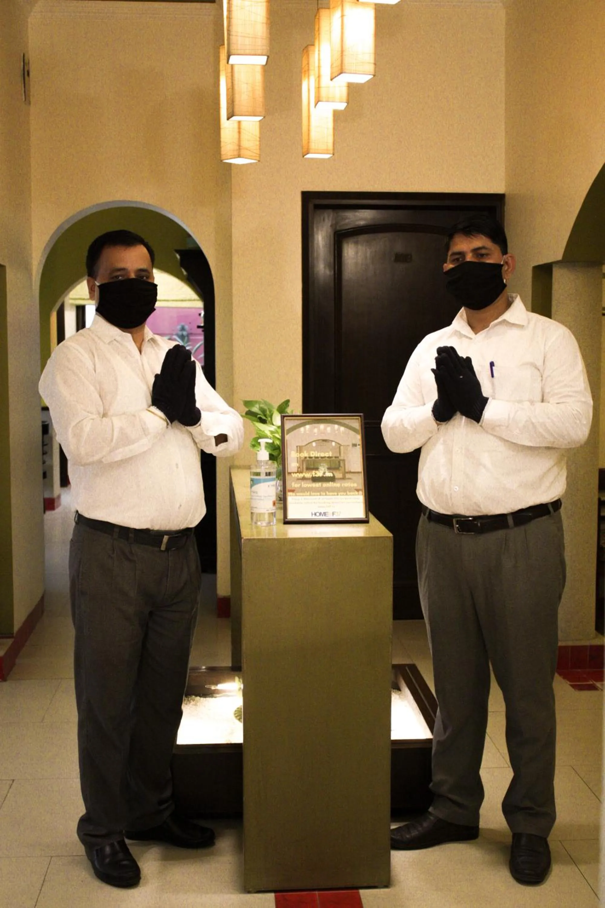 Home@F37 Kailash Colony Metro