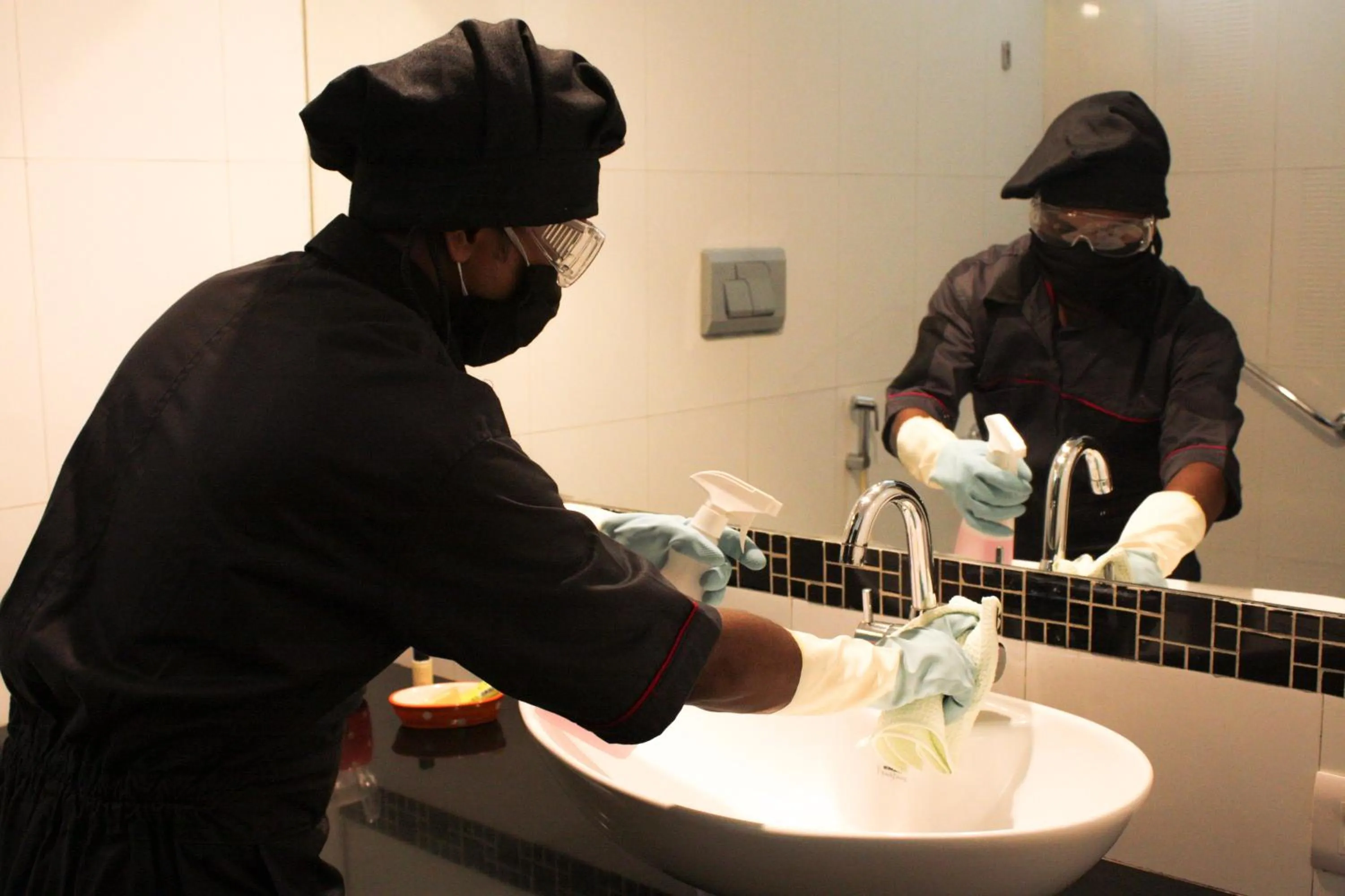 Home@F37 Kailash Colony Metro