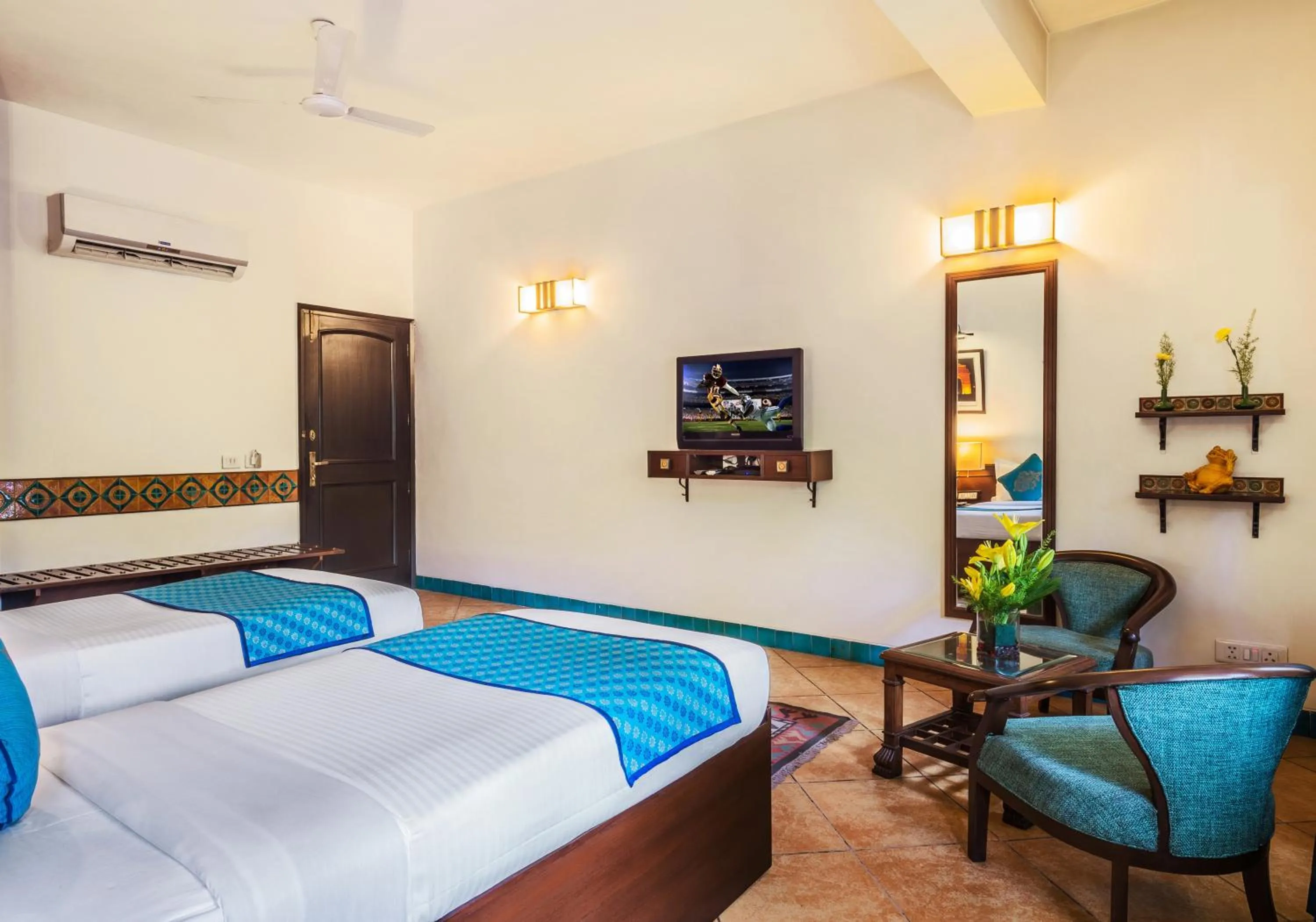 Bedroom, Bed in Home@F37 Kailash Colony Metro