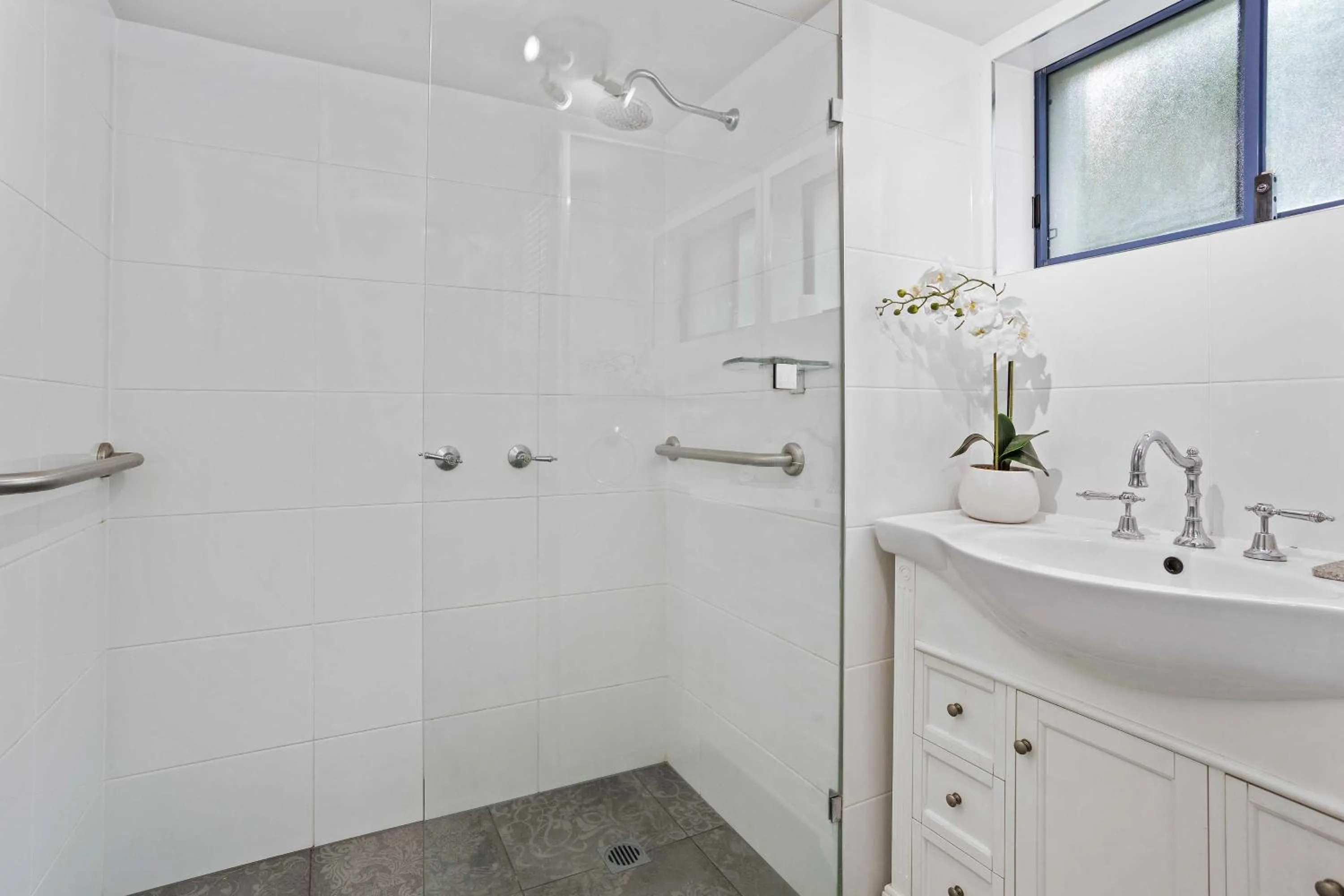 Shower in Bella Mare Coolangatta Beachside Apartments