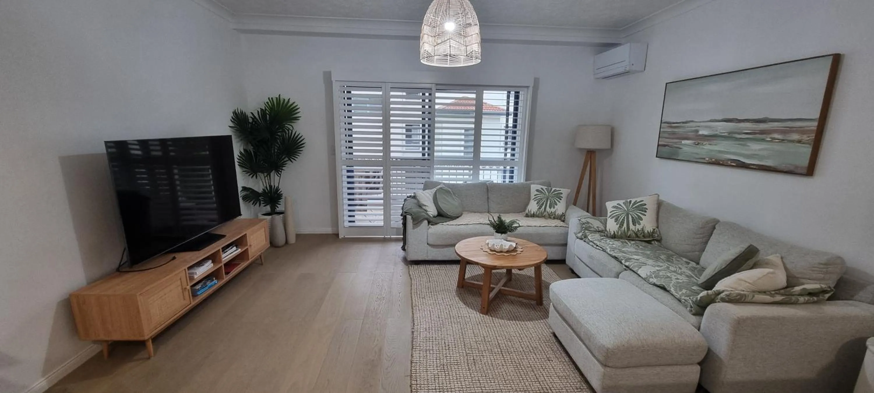 TV and multimedia in Bella Mare Coolangatta Beachside Apartments