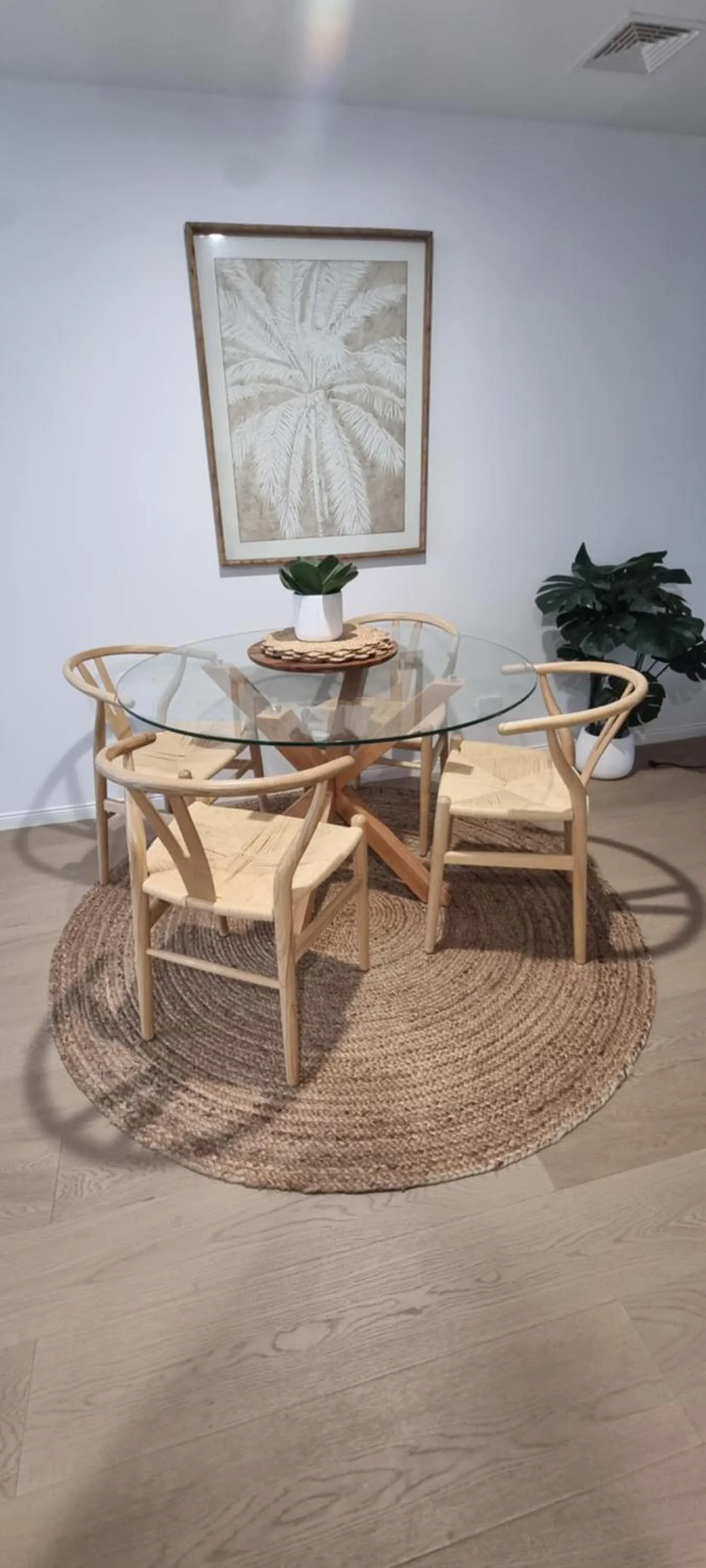 Seating area in Bella Mare Coolangatta Beachside Apartments