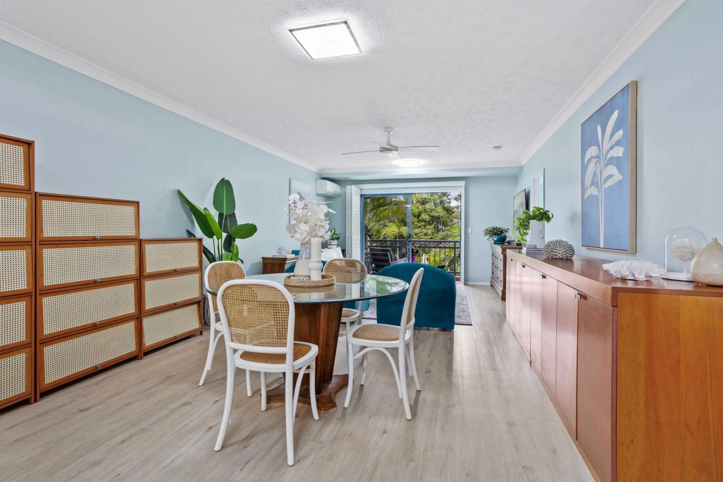 Seating area in Bella Mare Coolangatta Beachside Apartments