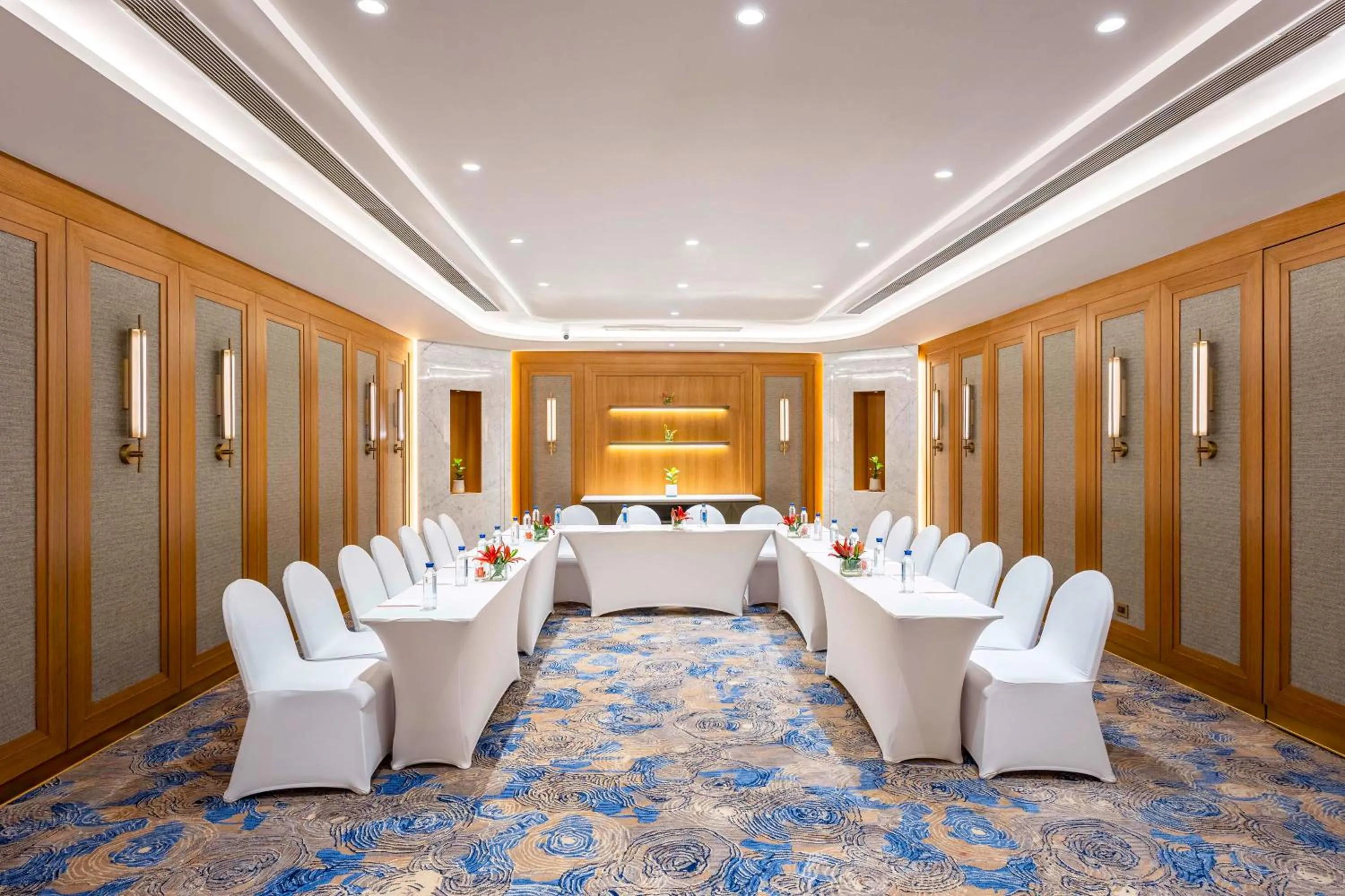 Meeting/conference room in Radisson Gurugram Udyog Vihar