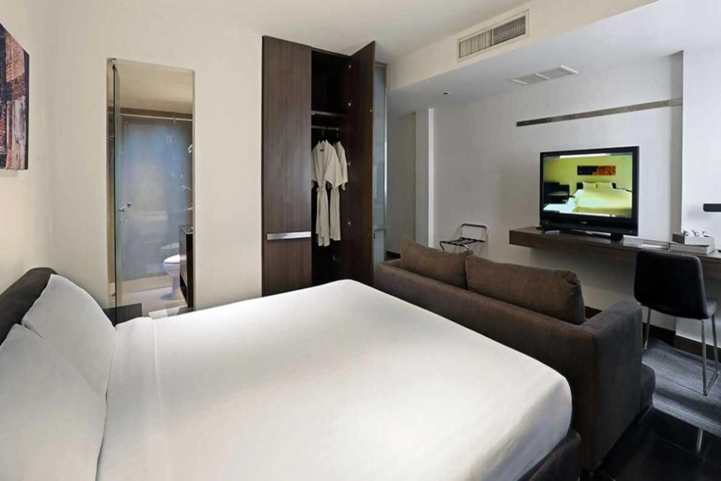 Bedroom, Bed in S33 Compact Sukhumvit Hotel