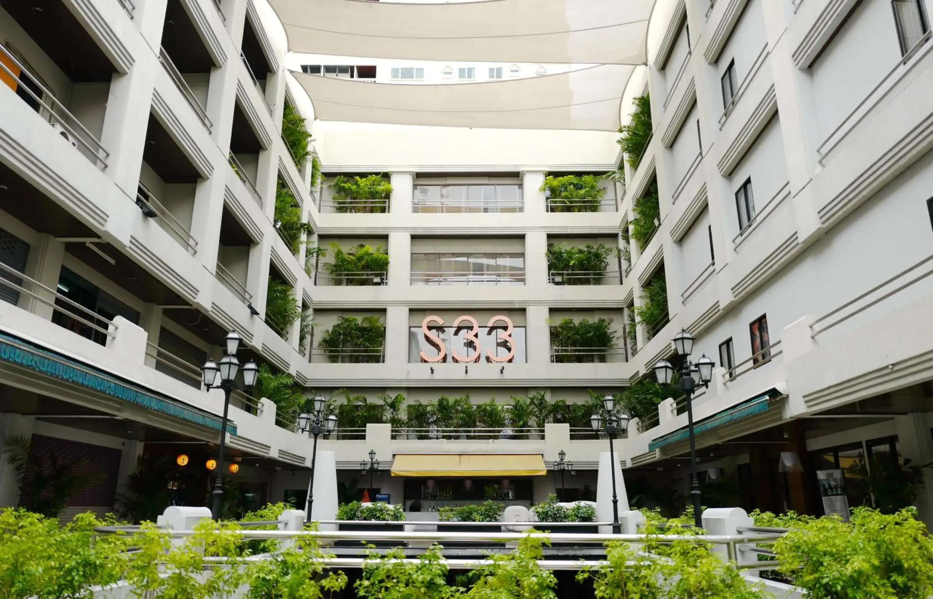 Property building in S33 Compact Sukhumvit Hotel Property building in S33 Compact Sukhumvit Hotel