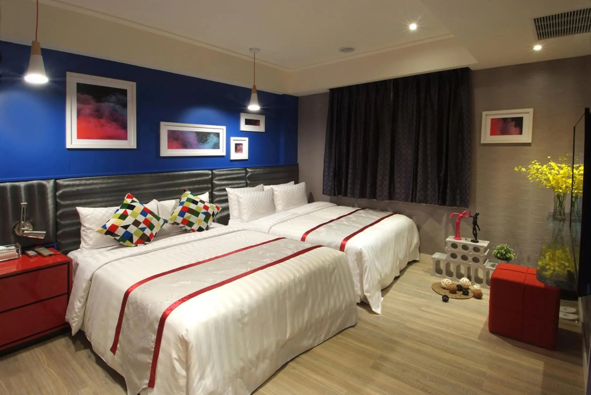 Photo of the whole room, Bed in Cai-Lai Motel