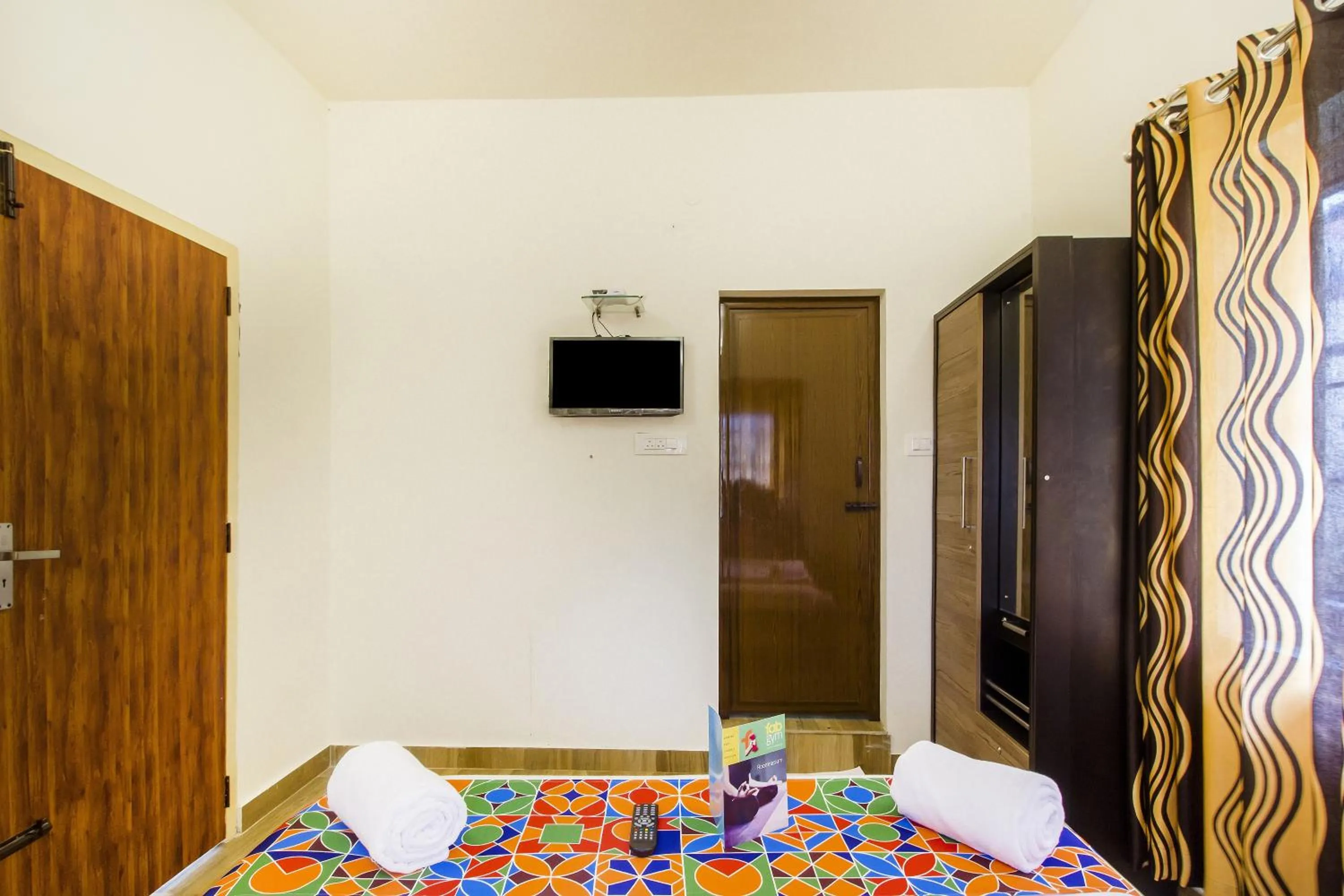 Bedroom in FabExpress Grand Castle Hill Resorts - Ooty Lake - 800m