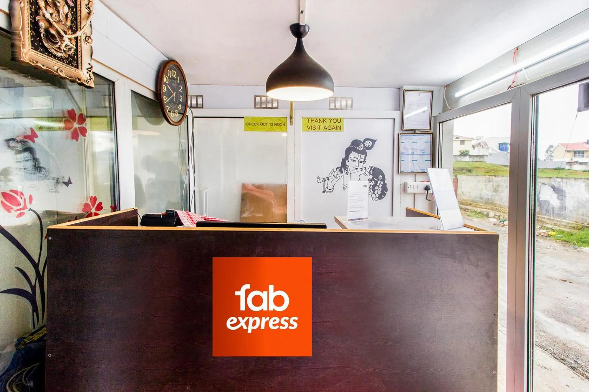 Lobby or reception in FabExpress Grand Castle Hill Resorts - Ooty Lake - 800m