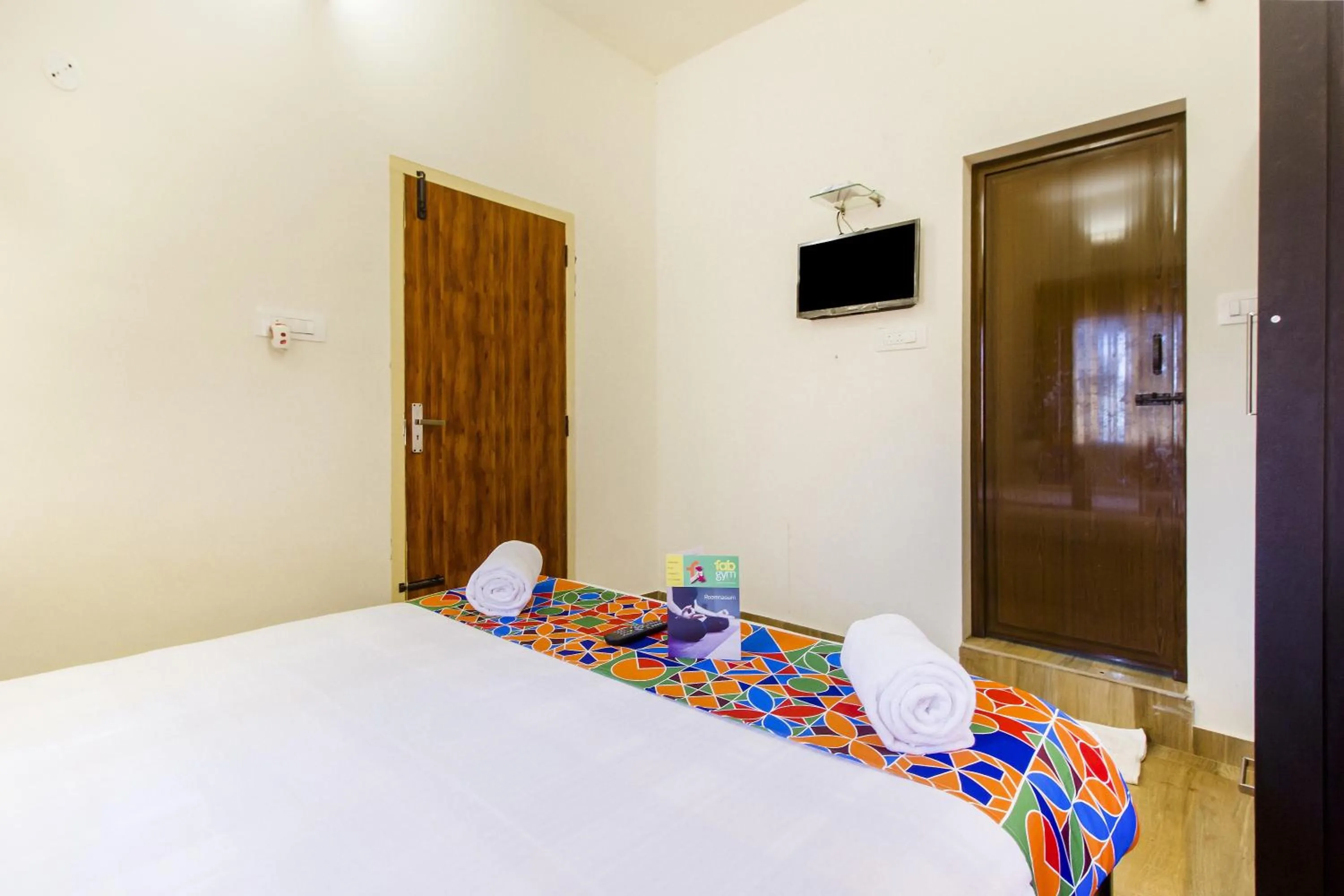 Bedroom in FabExpress Grand Castle Hill Resorts - Ooty Lake - 800m